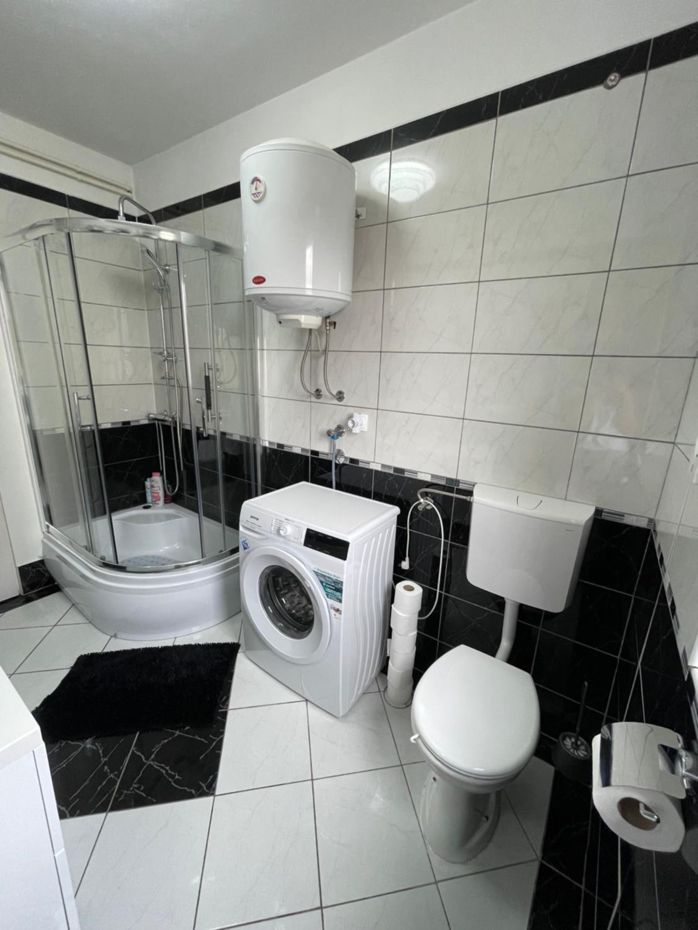 One-Bedroom Apartment - Photo 19