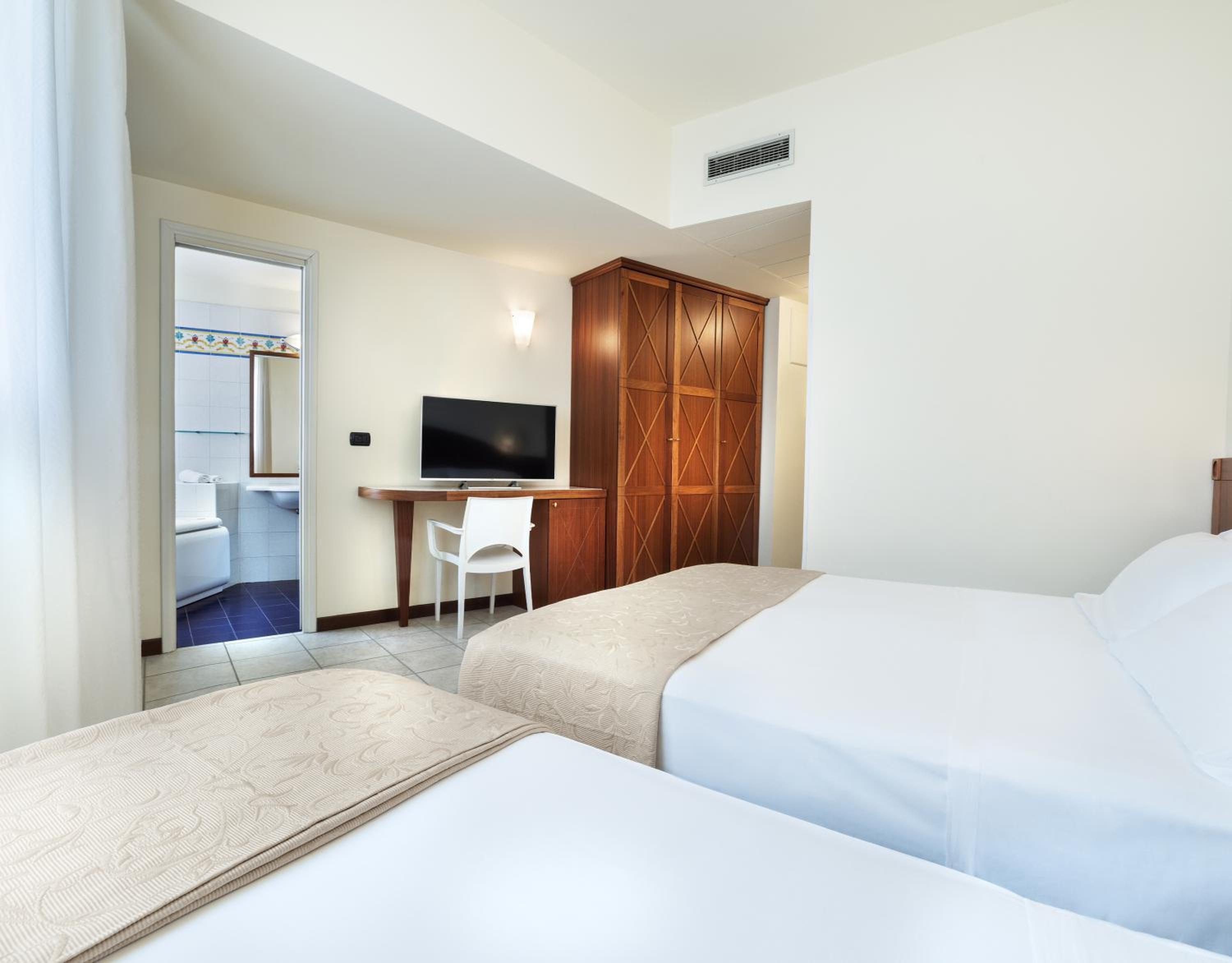 Comfort Triple Room photo 3