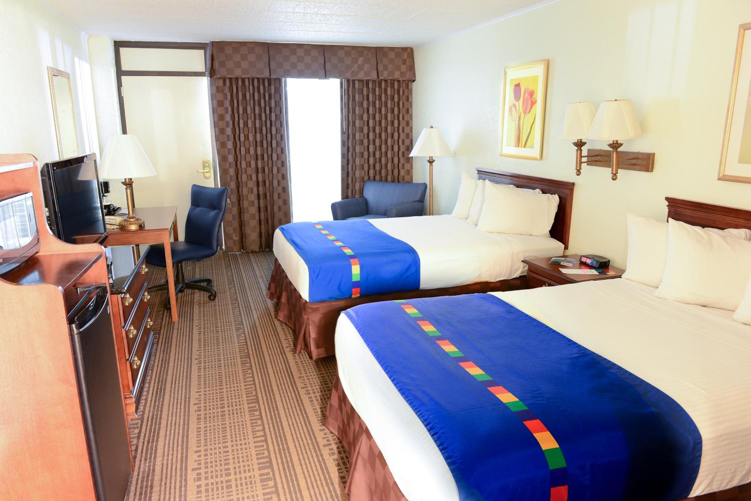 Double Room with Two Double Beds photo 3