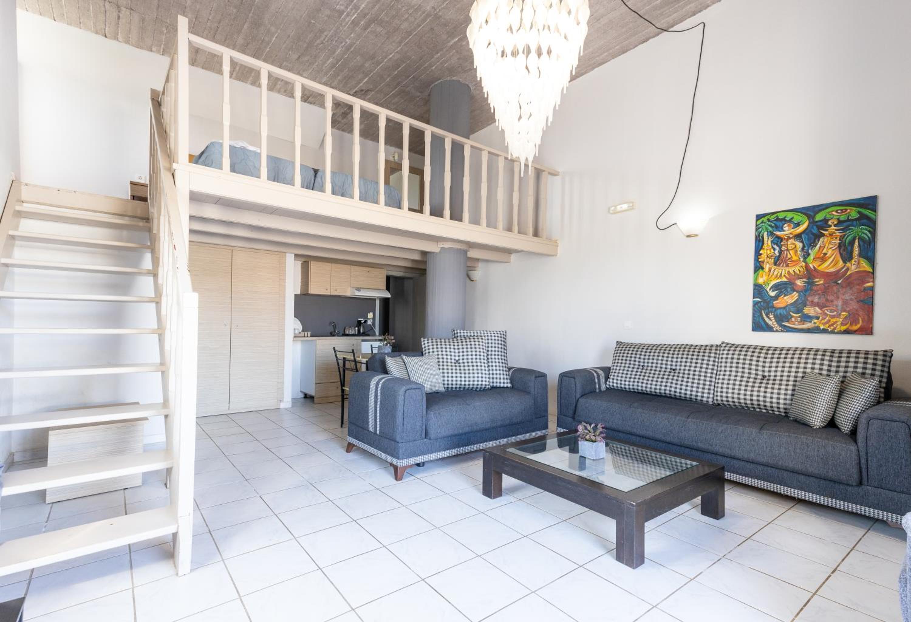 One Bedroom Apartment with Garden View-Split Level