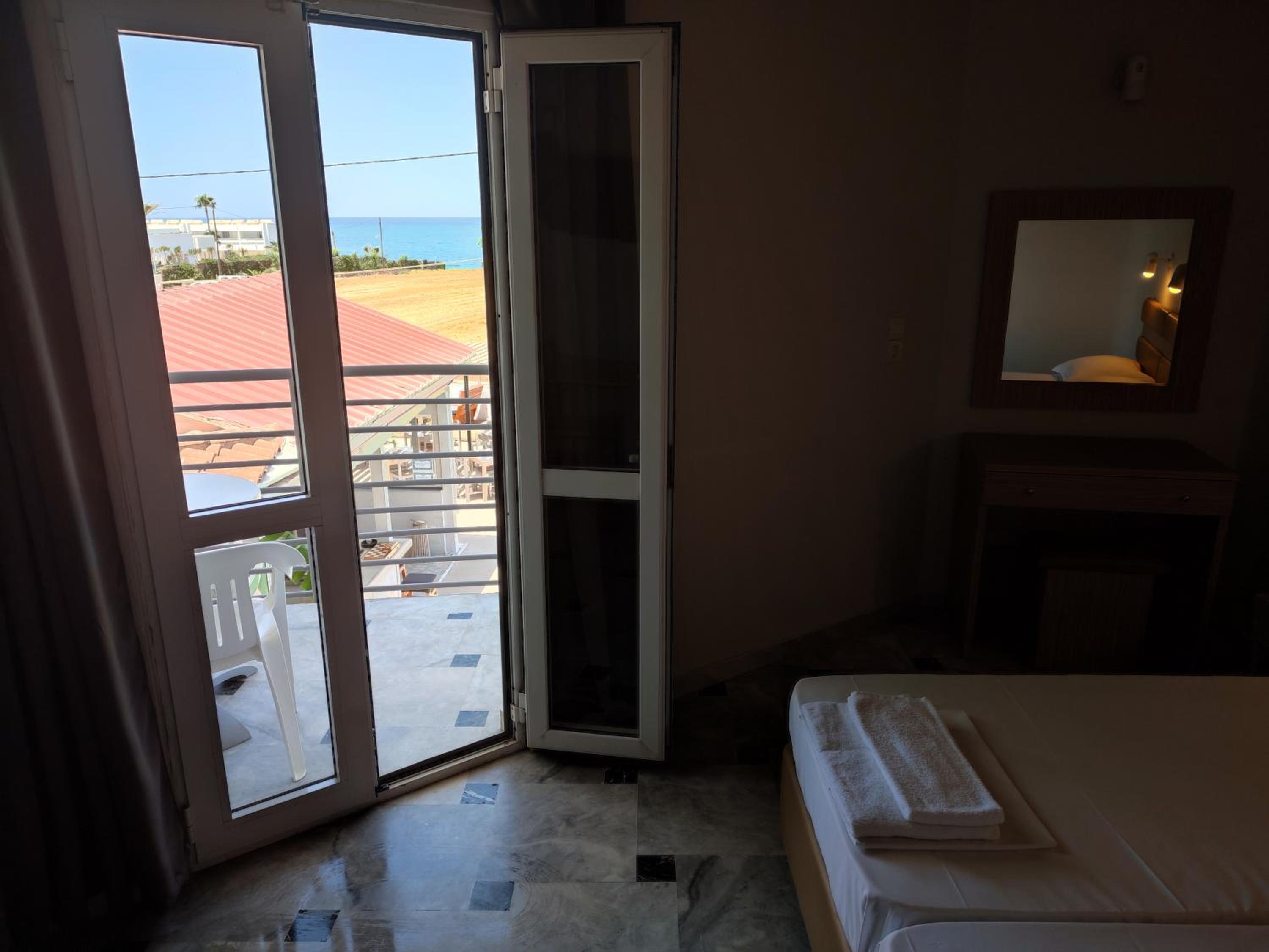 Standard Room with Side Sea View photo 3