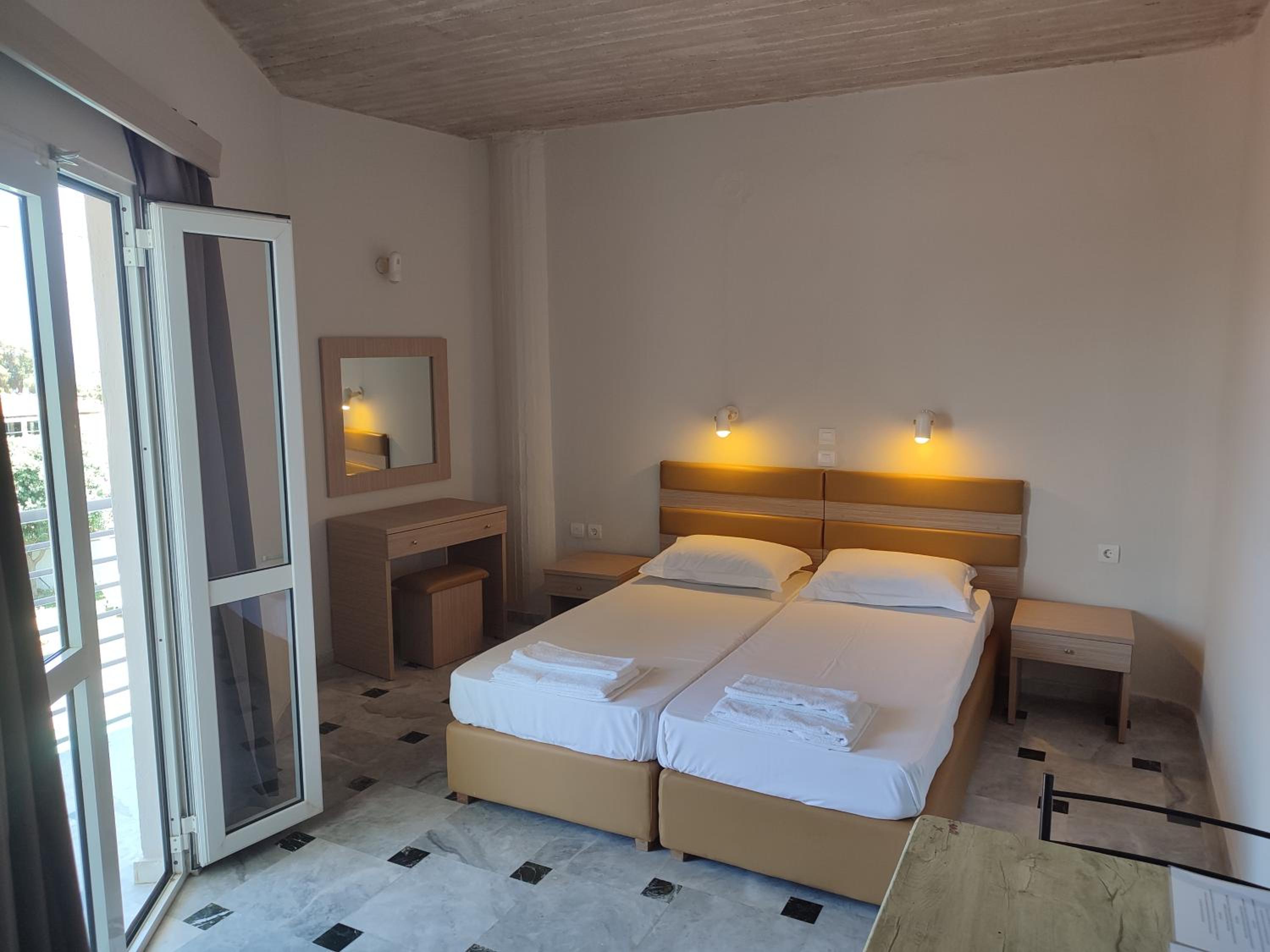 Standard Room with Side Sea View photo 1