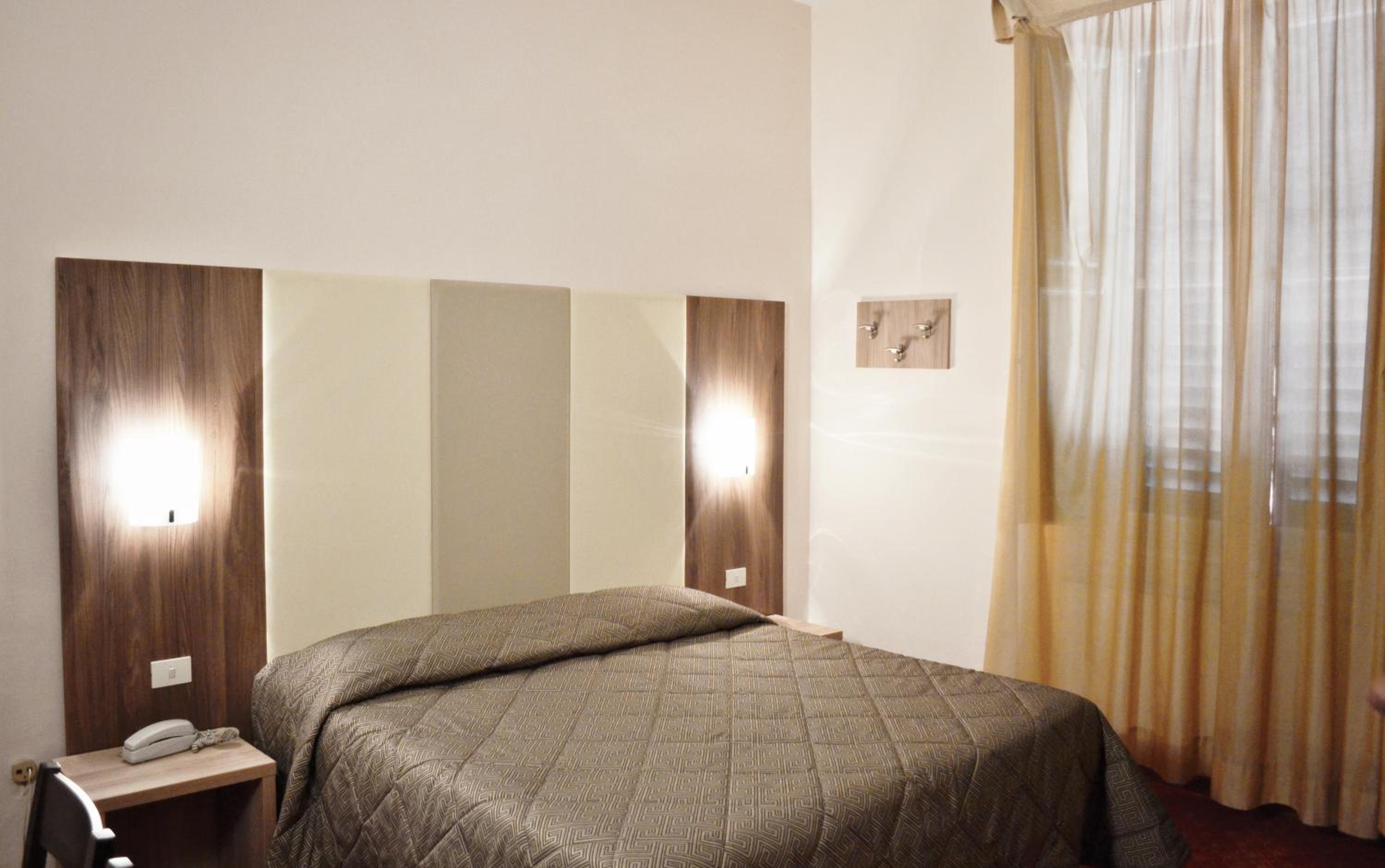 Economy Triple Room photo 1
