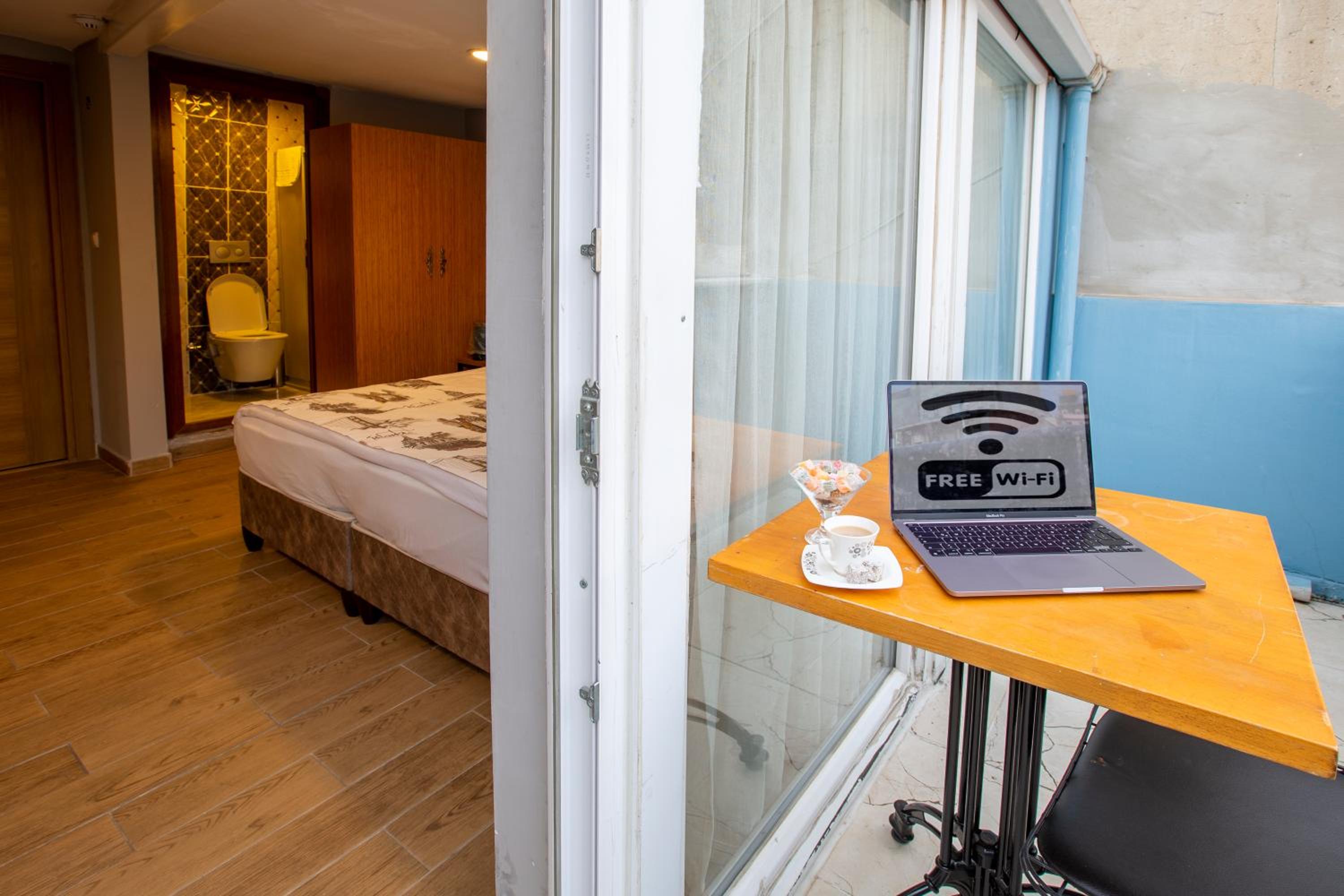 Superior Room with Balcony photo 2