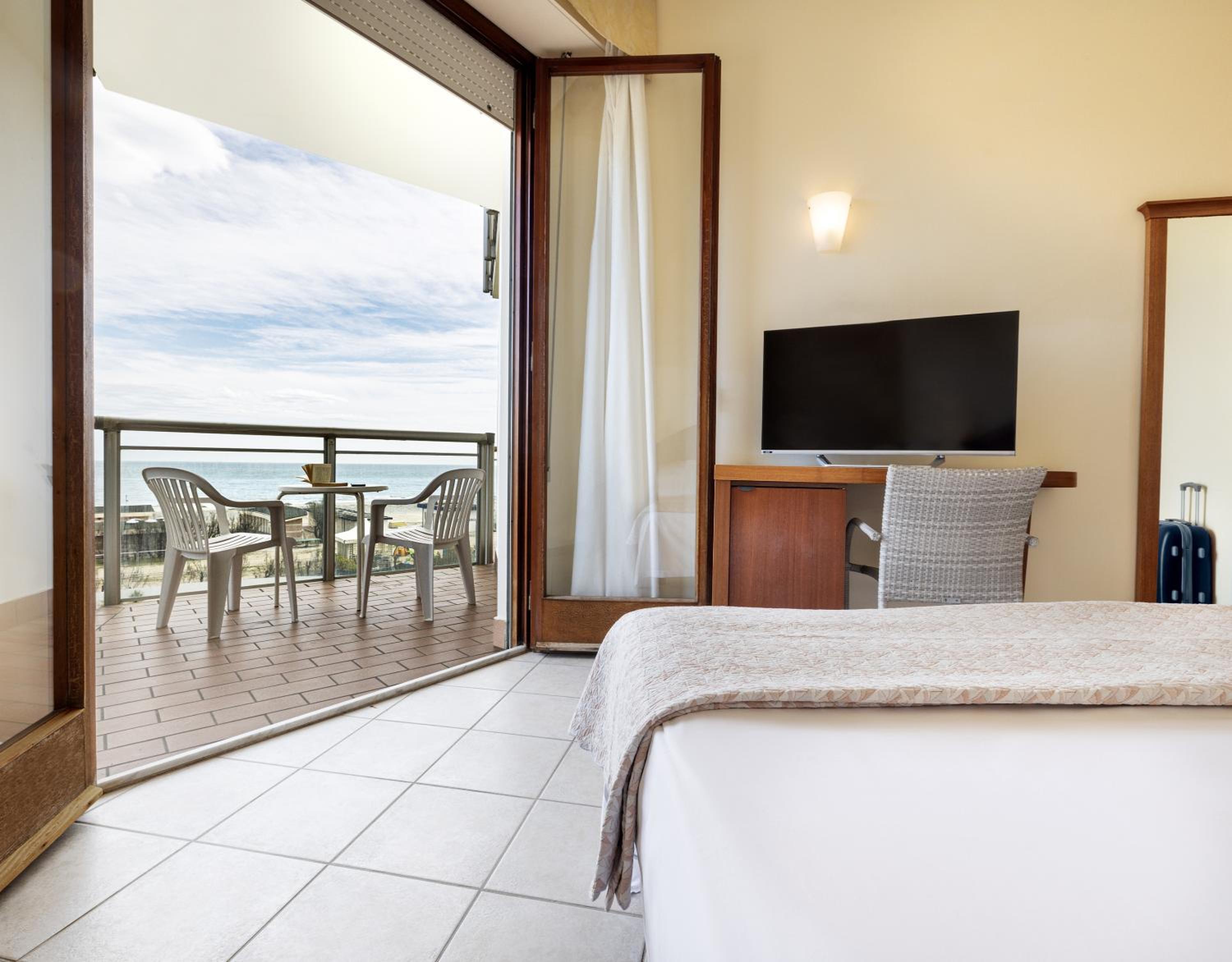 Large Double Room photo 3