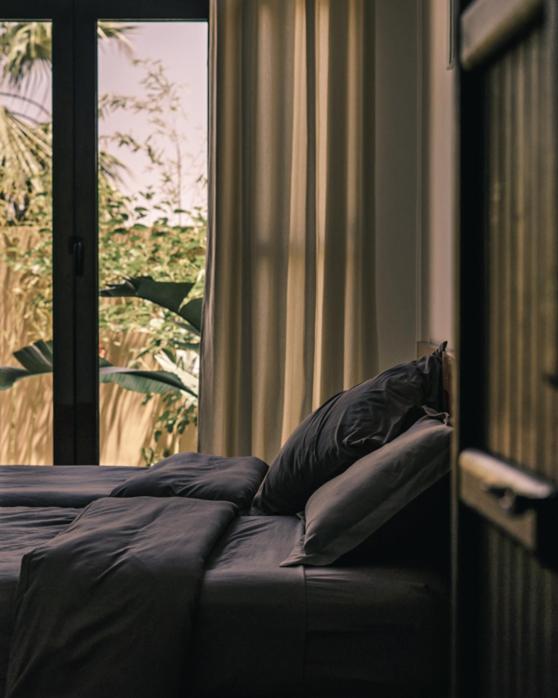Double or Twin Room with Pool View - Photo 4