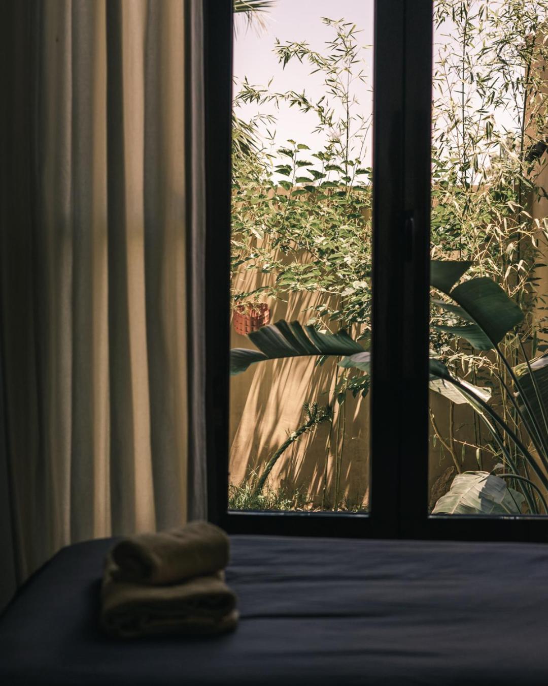 Double or Twin Room with Pool View - Photo 2