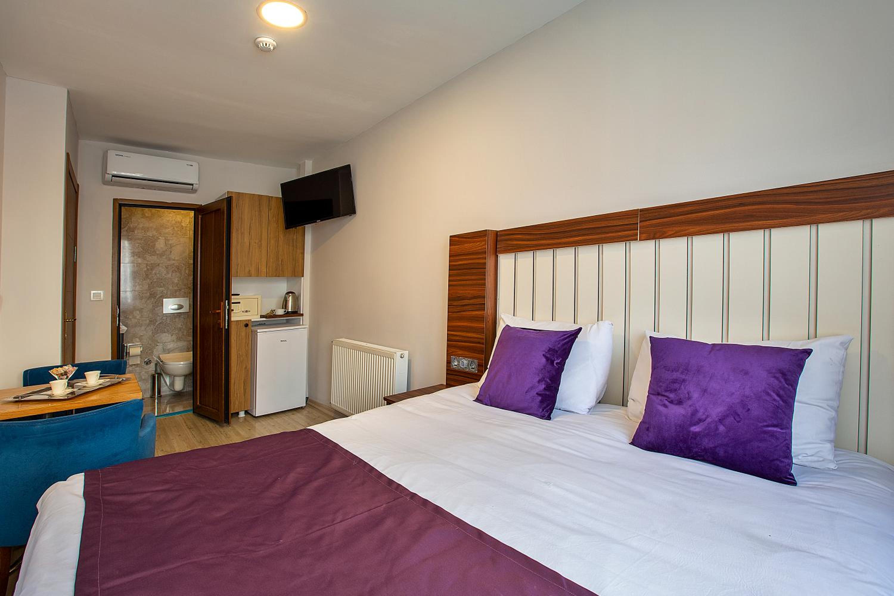 Standard Double Room photo 2