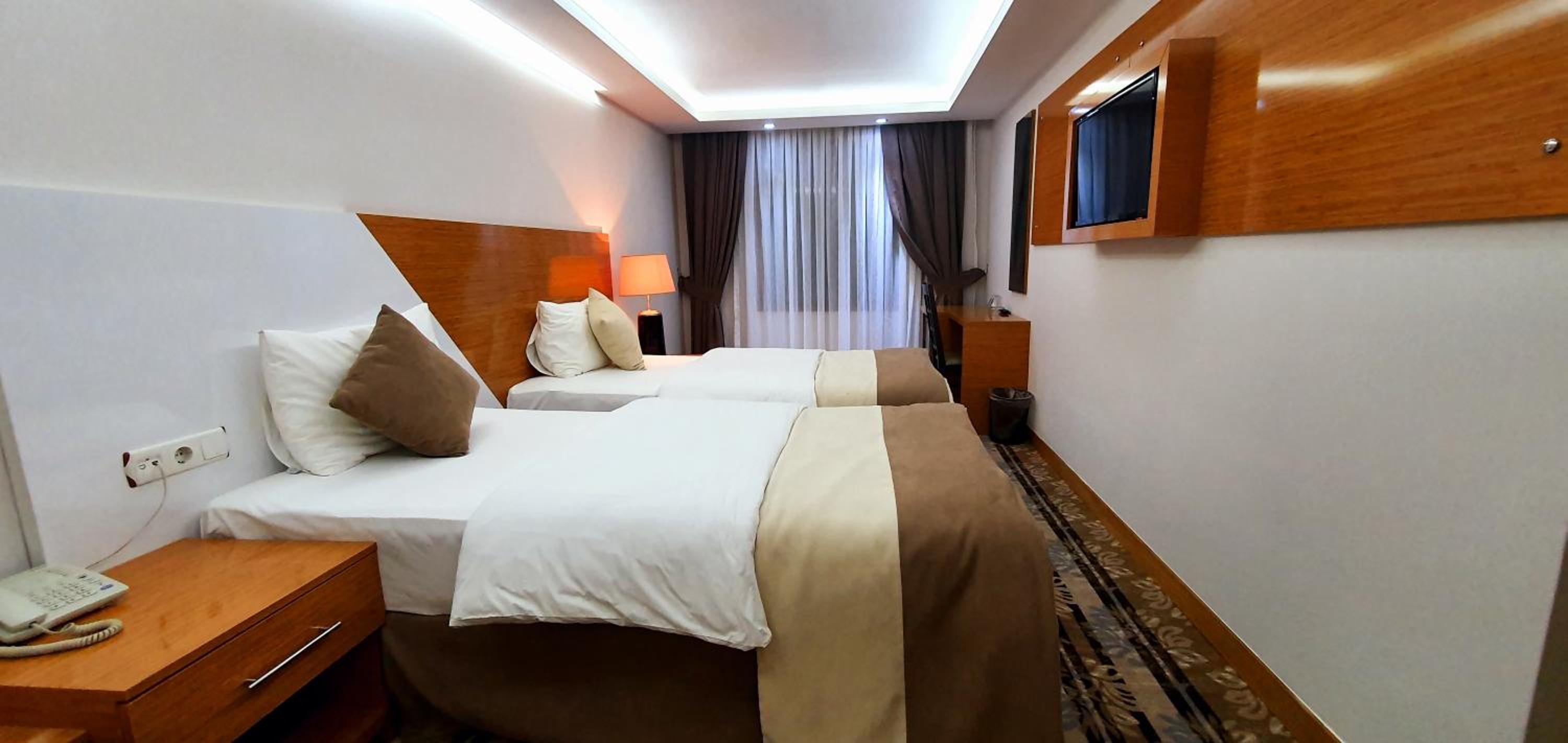 Standard Double Room with Two Single Beds