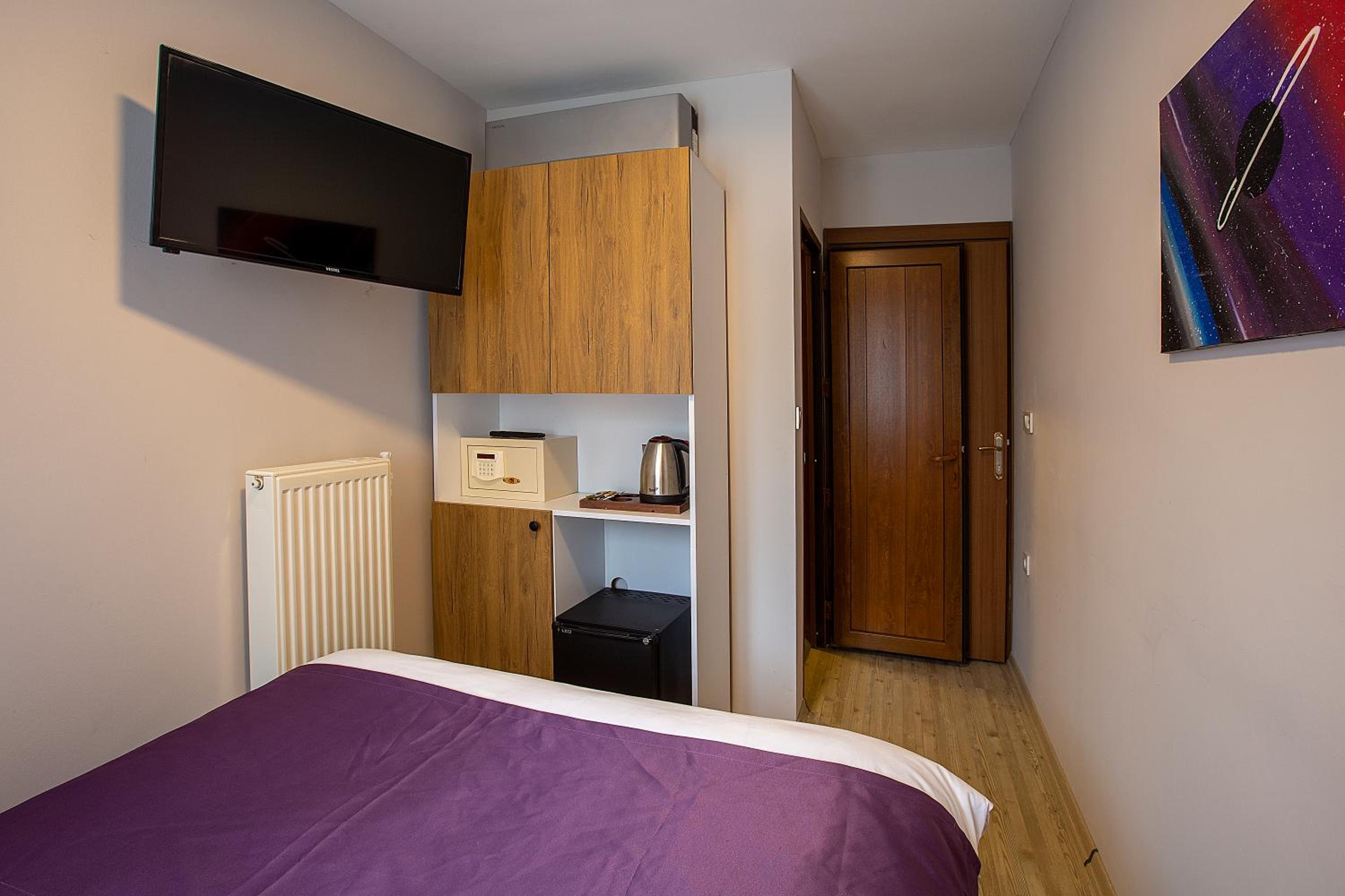 Economy Double Room photo 3