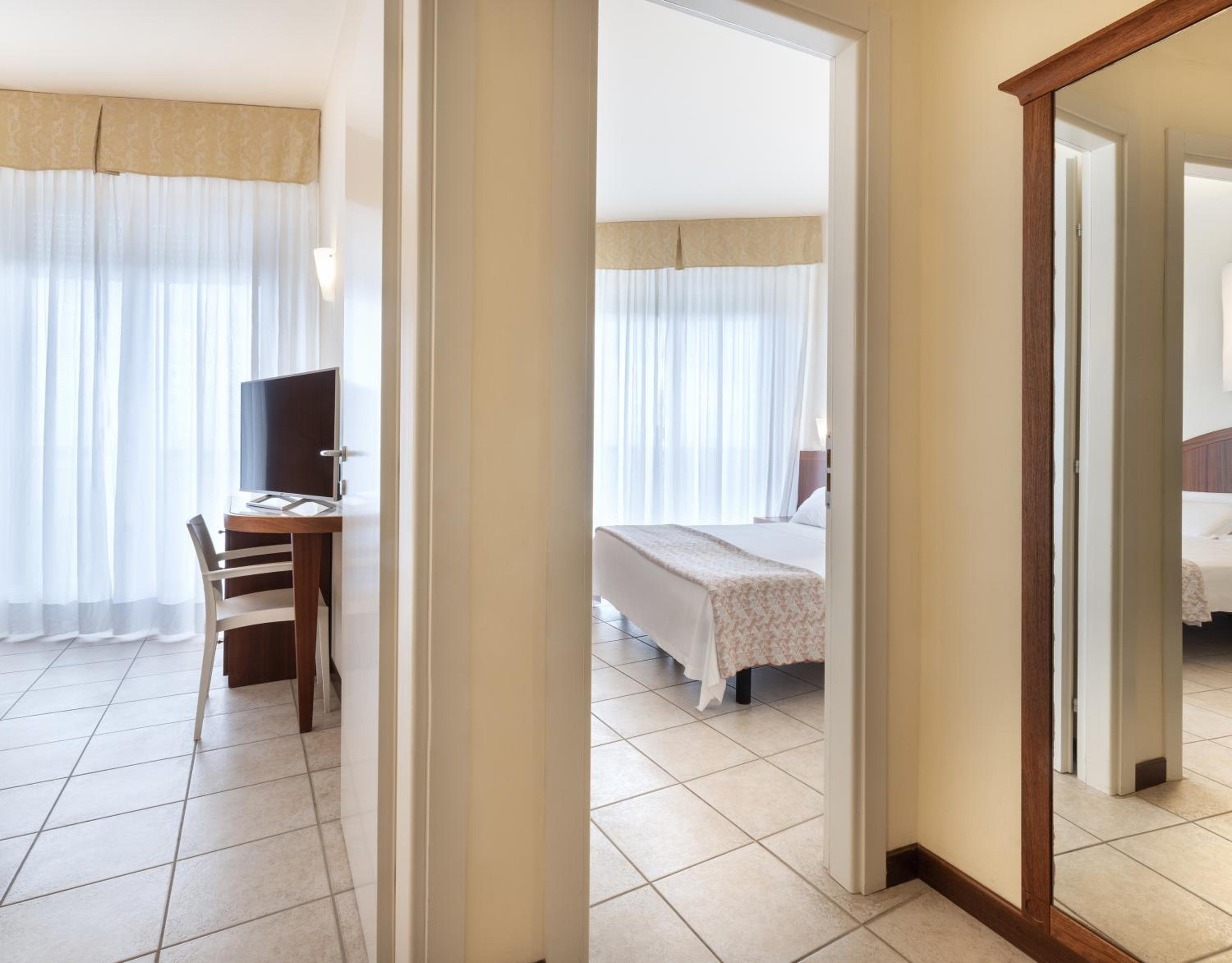 Junior Suite with Sea View photo 3