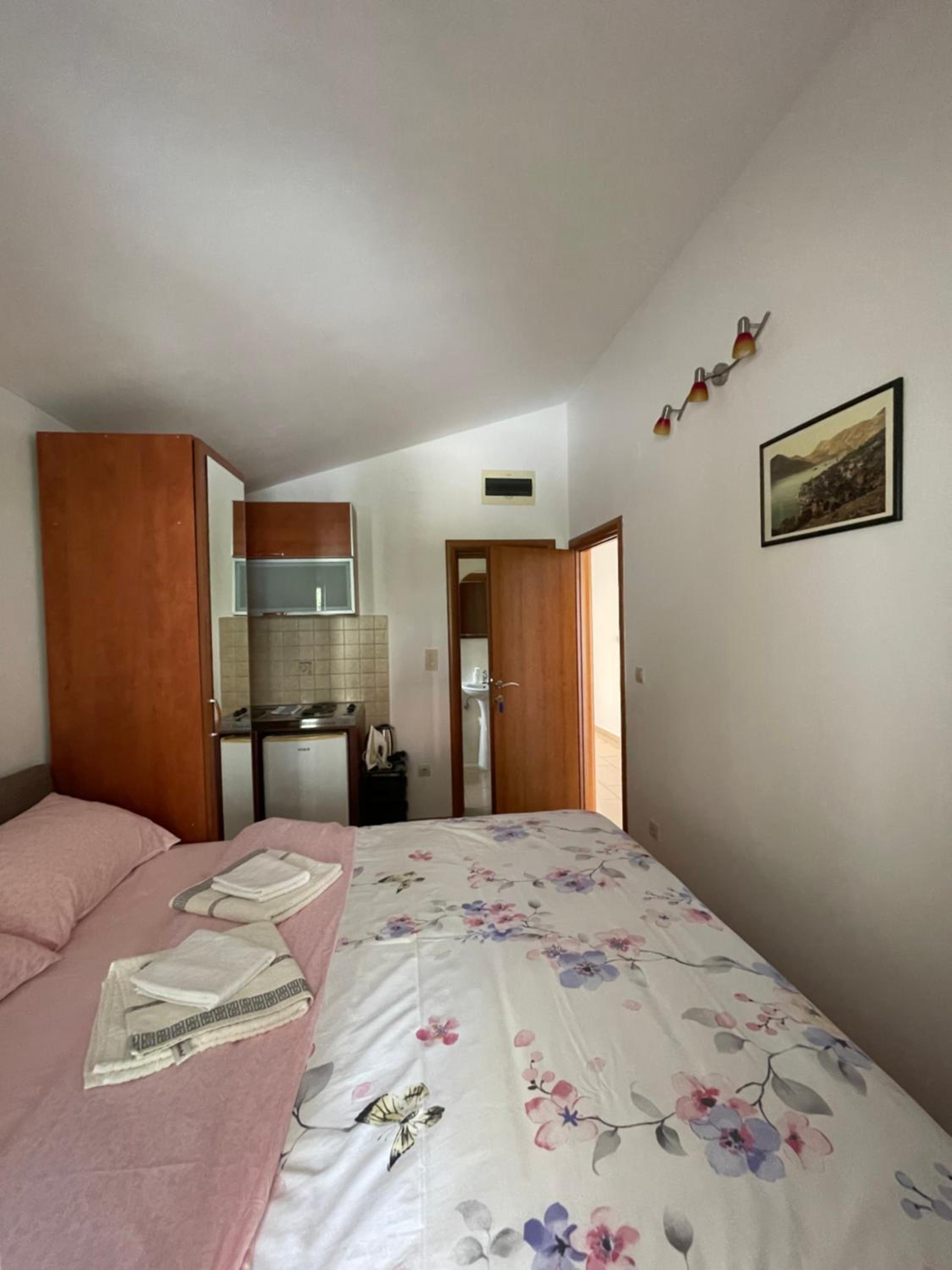 Studio Apartment photo 3