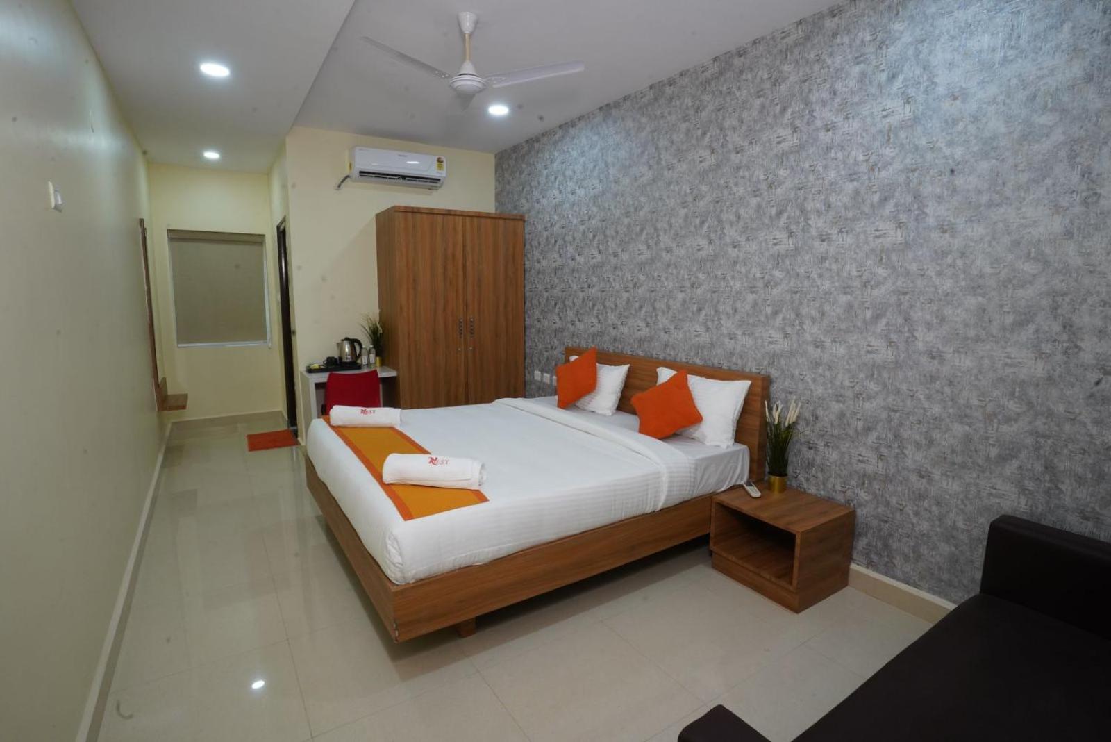 Superior King Room - Photo 7