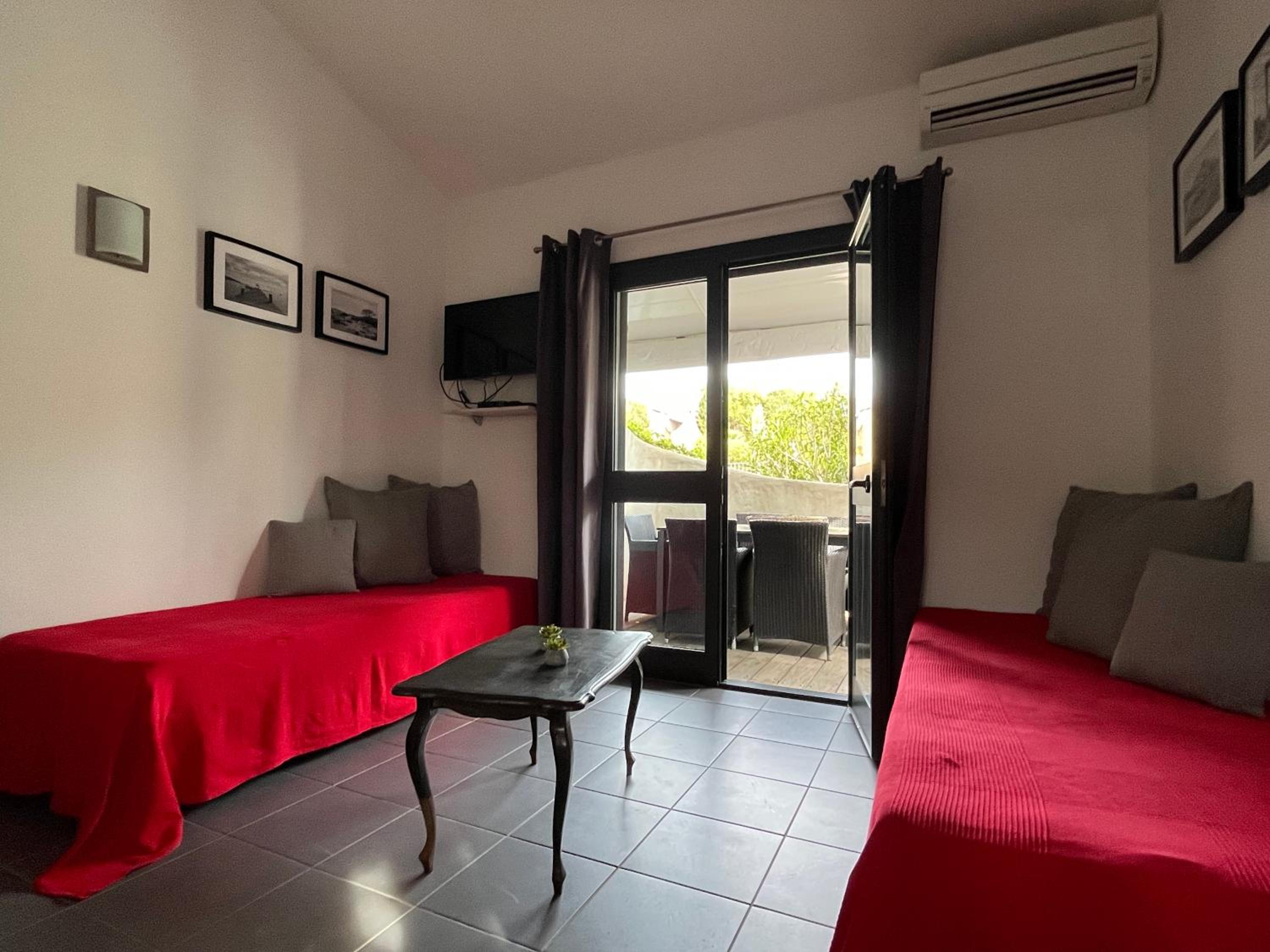 Deluxe Two-Bedroom Apartment
