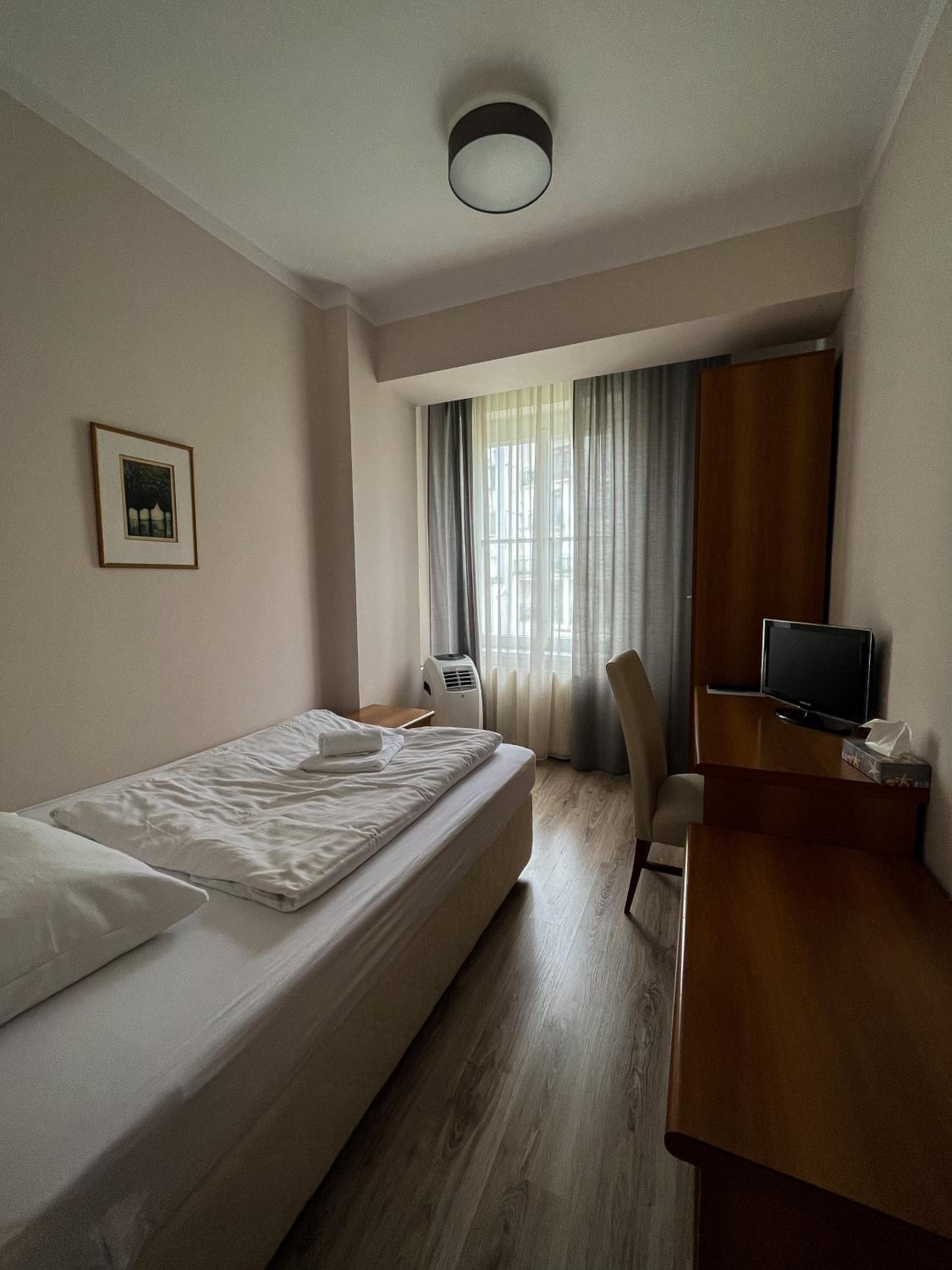Standard Double Room photo 3