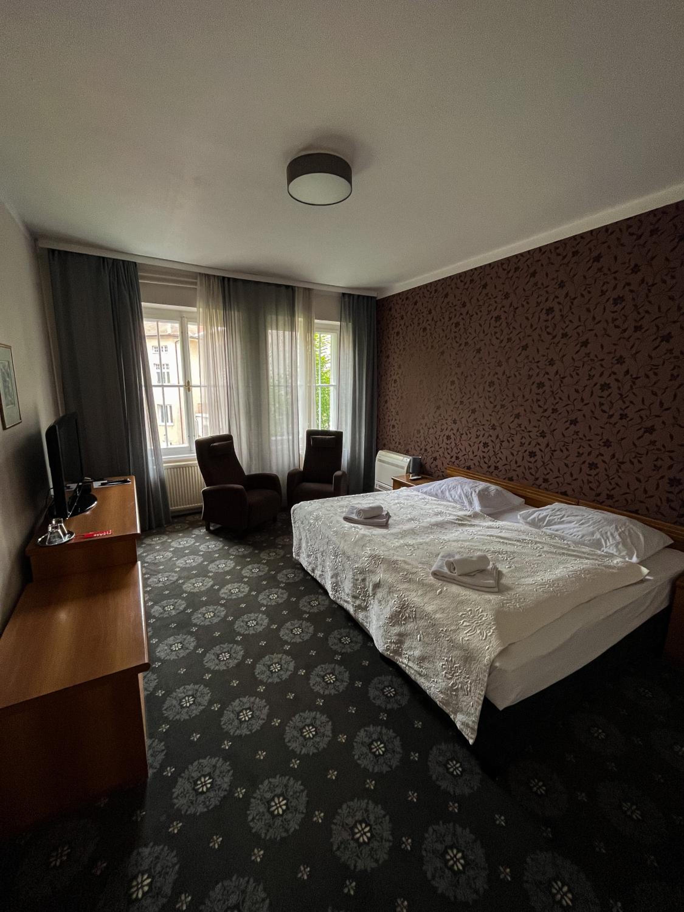 Double or Twin Room with Shower photo 3
