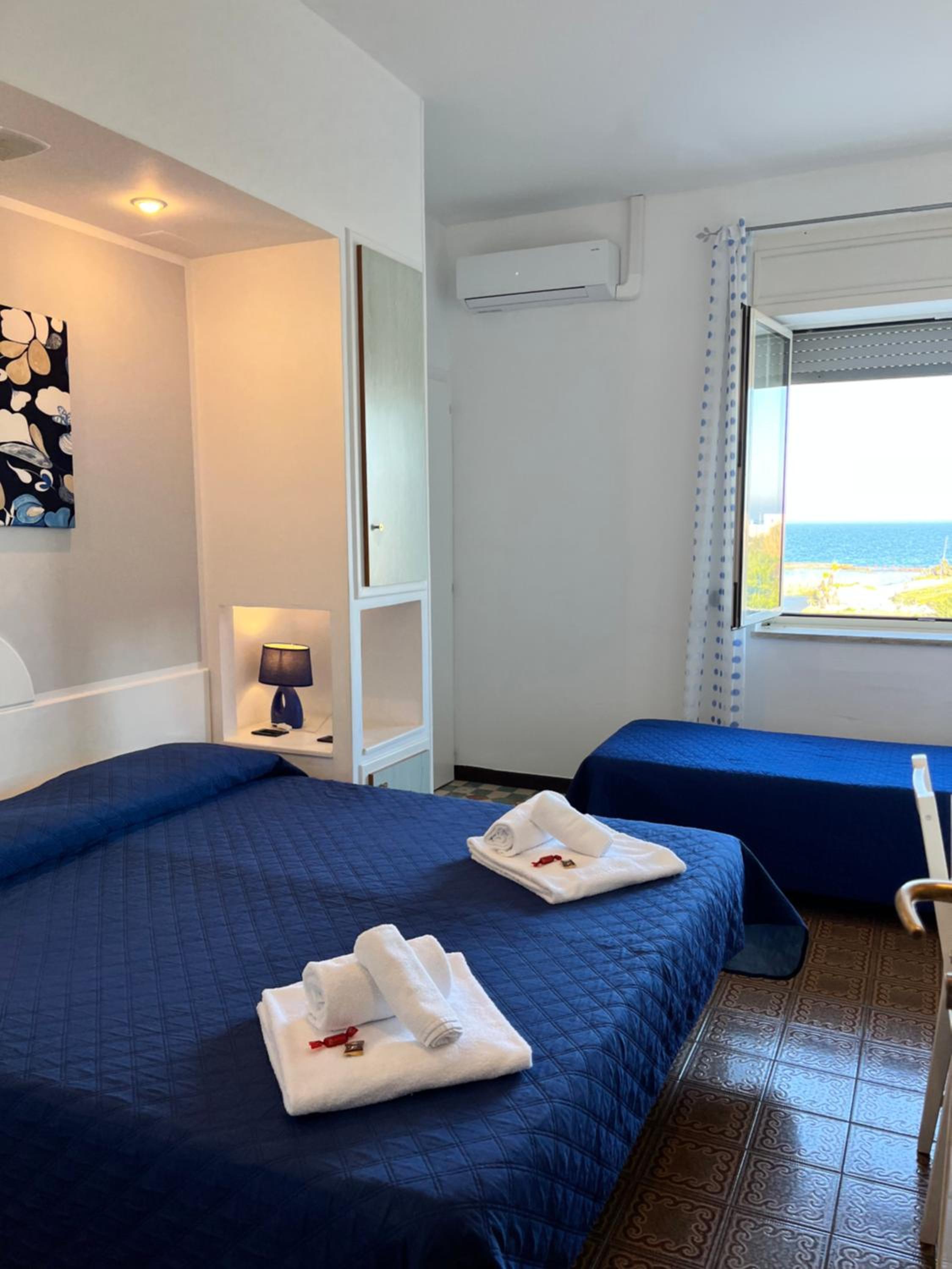 Superior Triple Room with Sea View - Photo 1