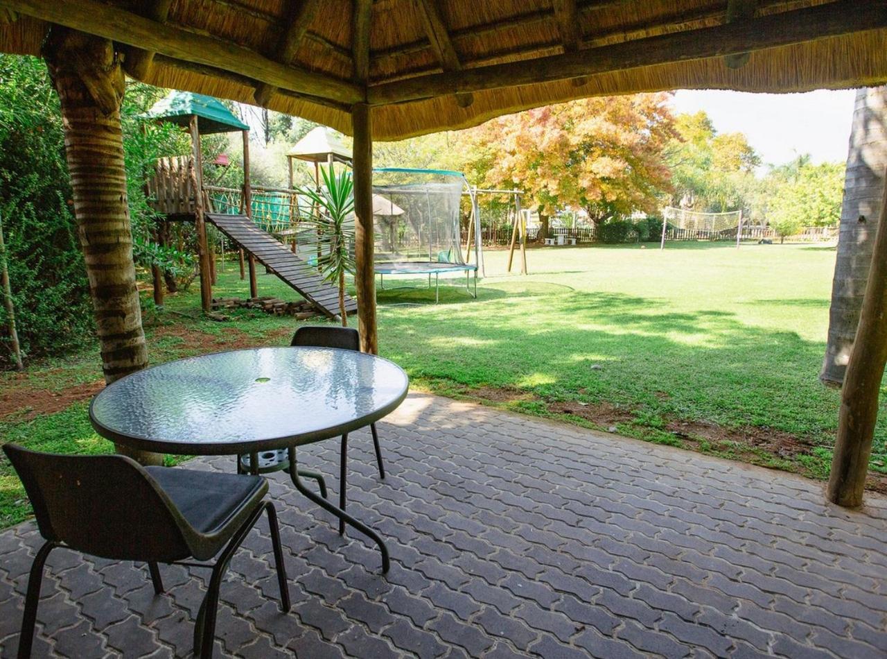 Bungalow with Garden View photo 3