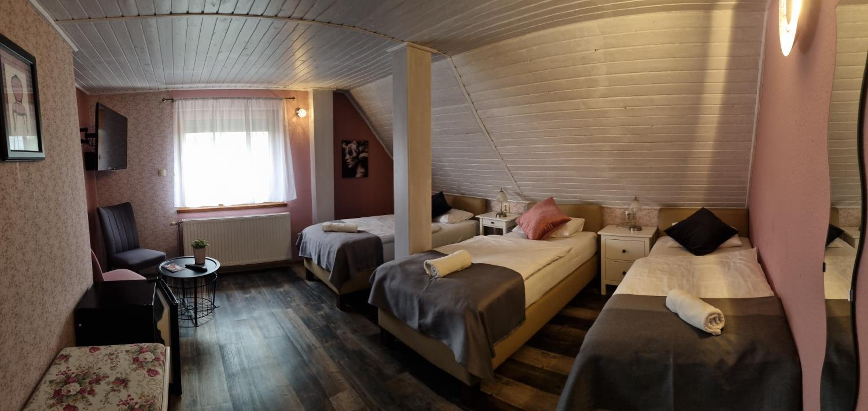 Standard Triple Room photo 2