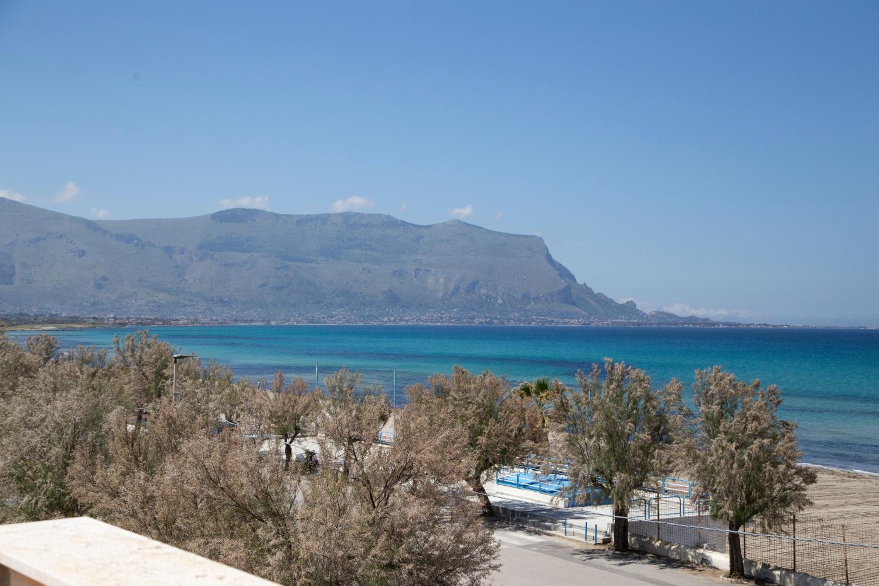 King Suite with Sea View photo 3