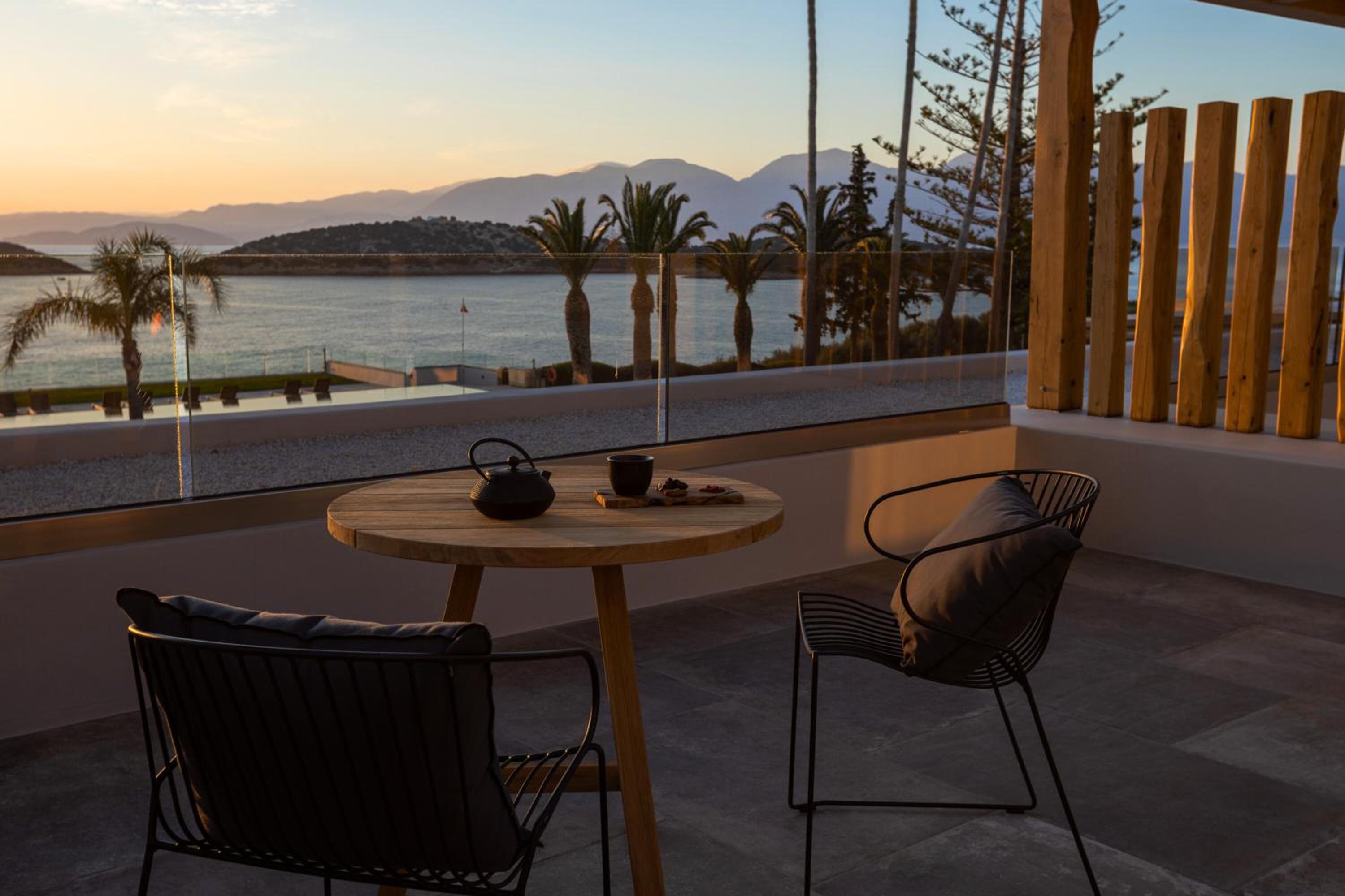 Sunrise Sea View Room thumbnail 5
