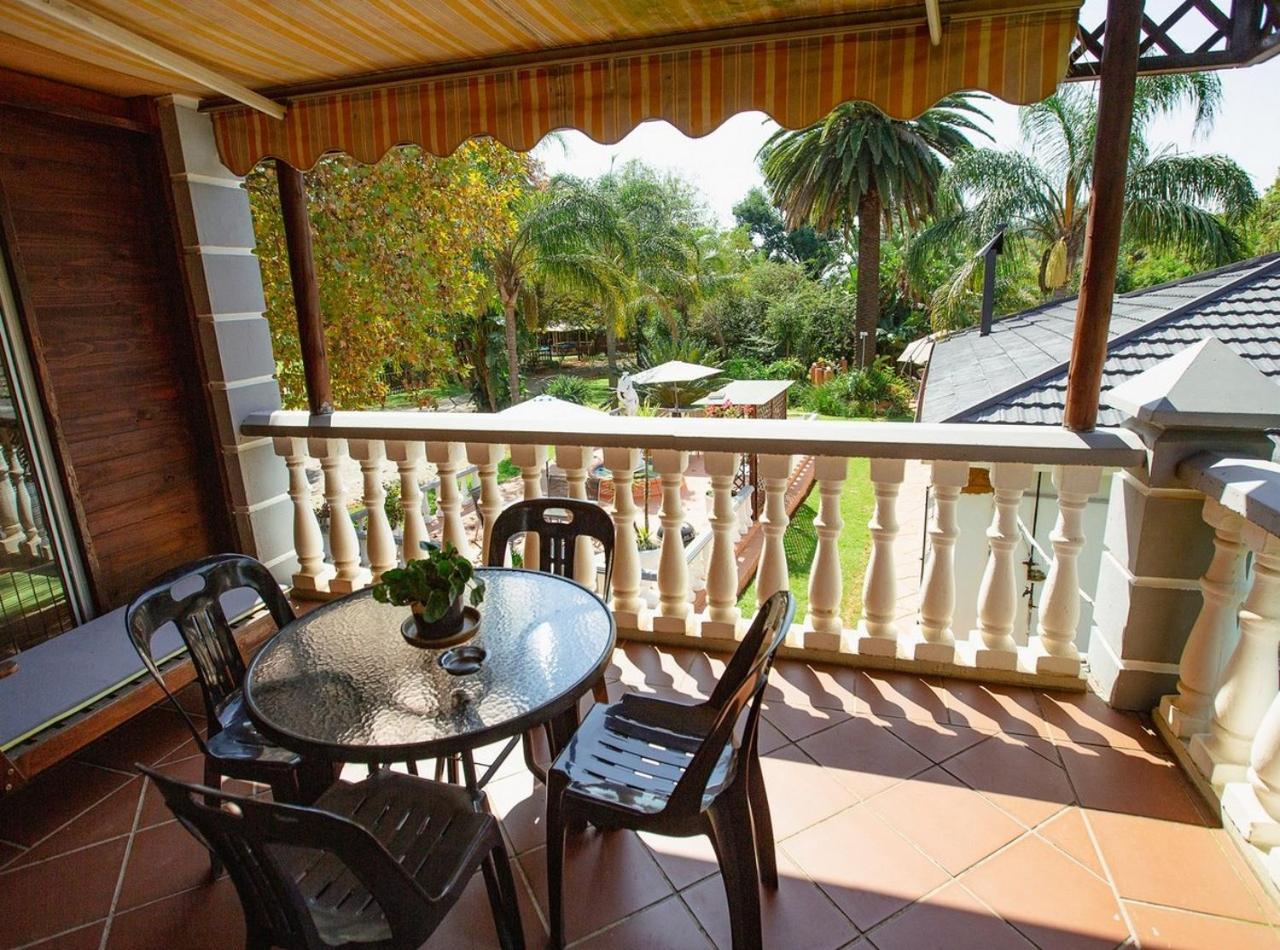 Family Room with Balcony photo 3