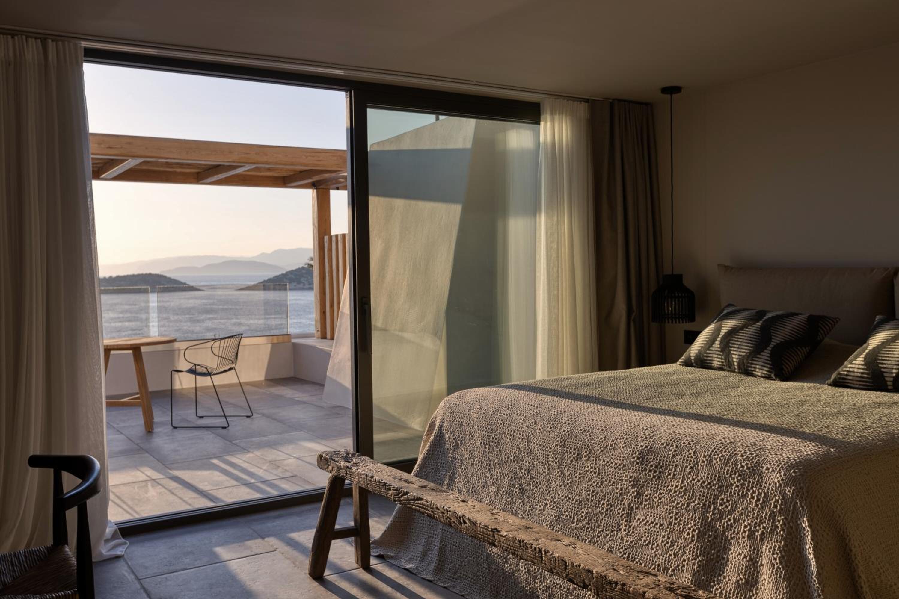 Sunrise Sea View Room thumbnail 6