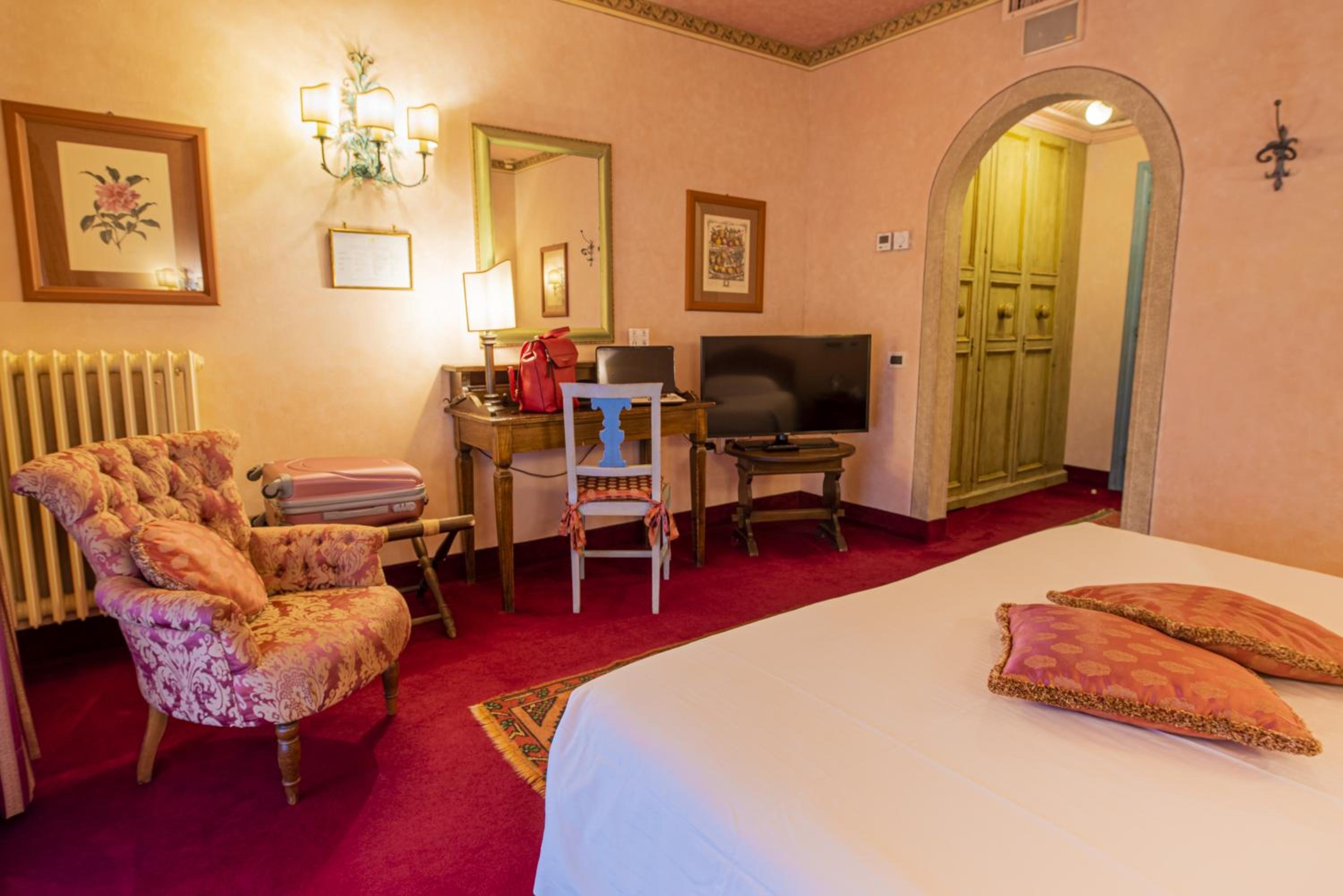 Standard Double or Twin Room photo 1