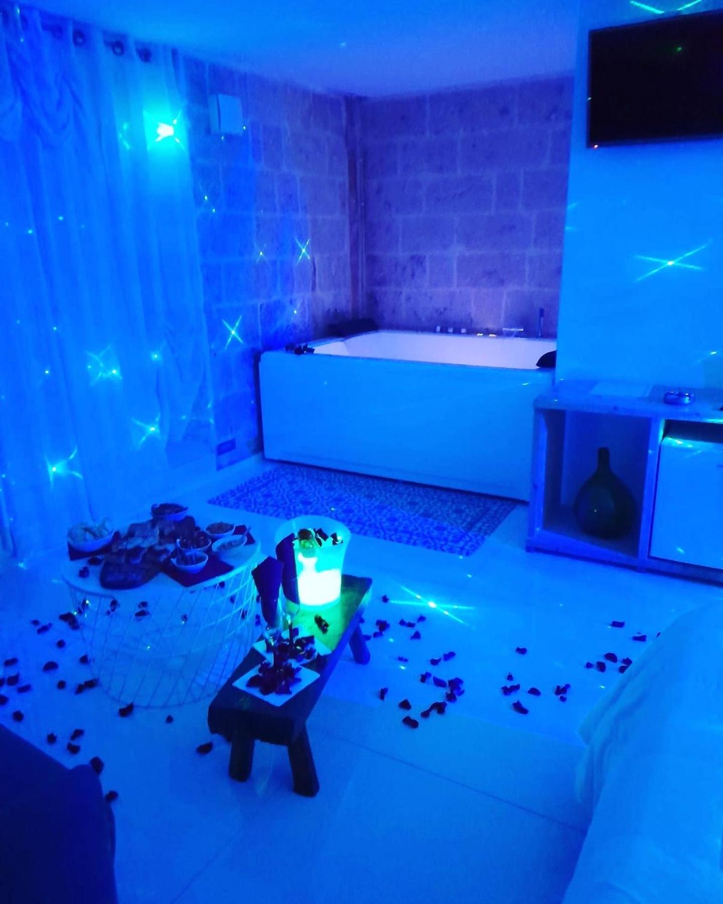 Deluxe Double Room with Bath - Photo 70