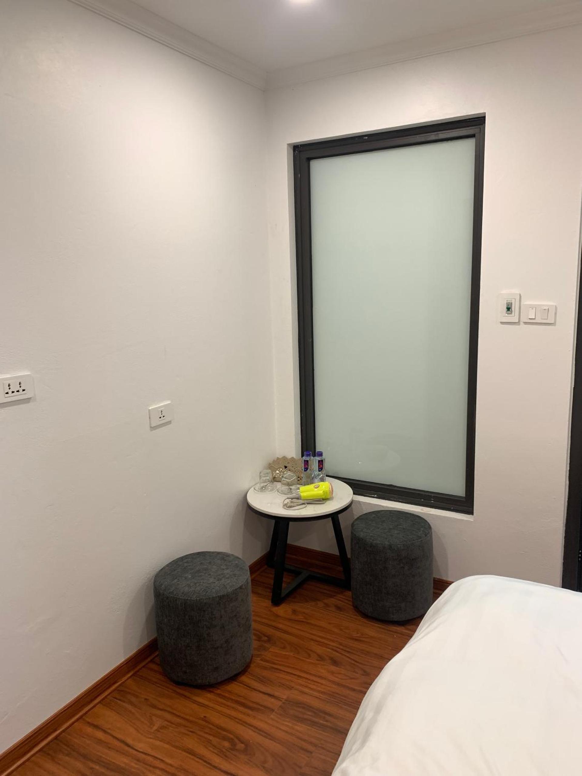 Standard Queen Room - Photo 7