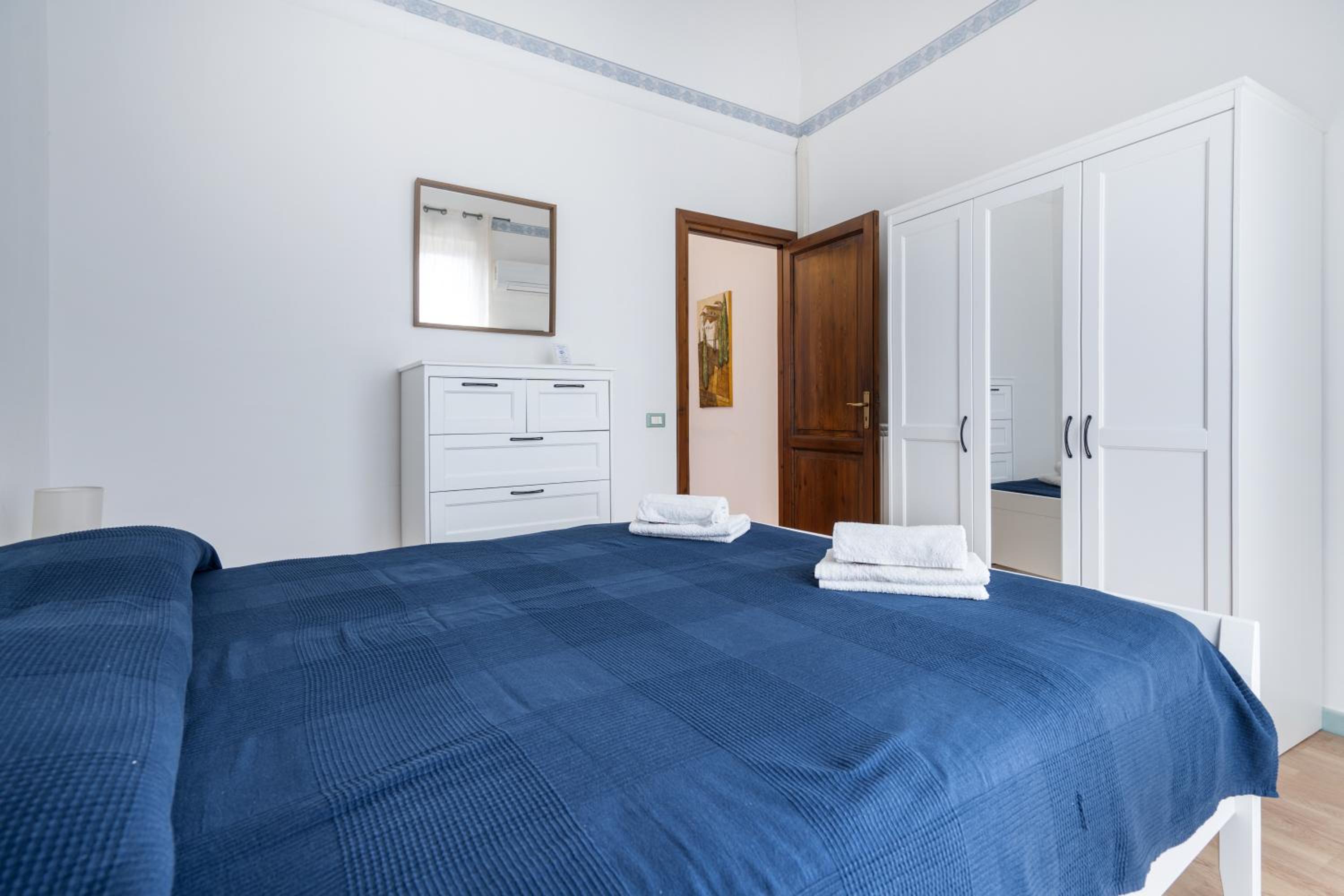 One-Bedroom Apartment (4 Adults) photo 3