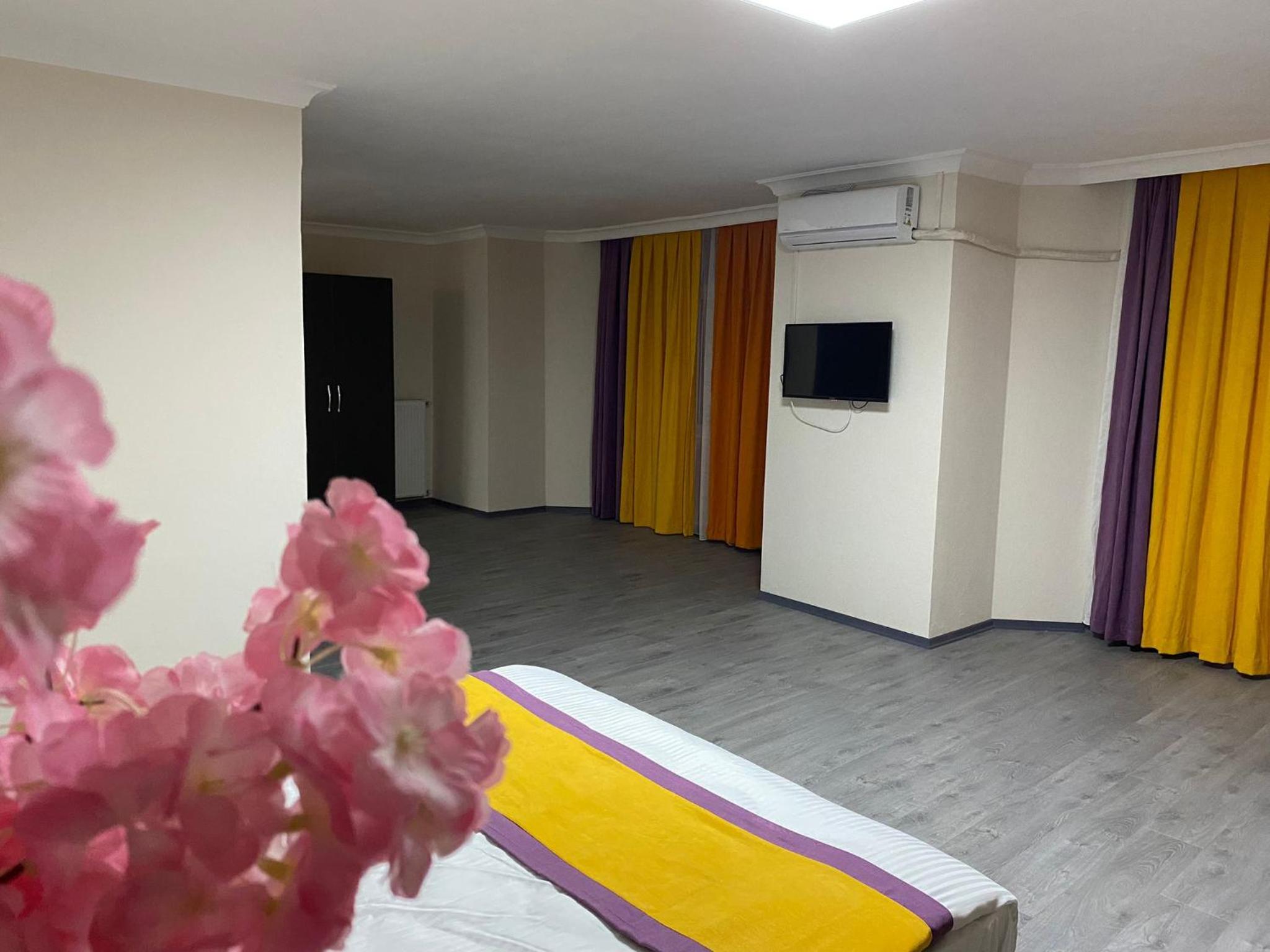 Large Double Room - Photo 10