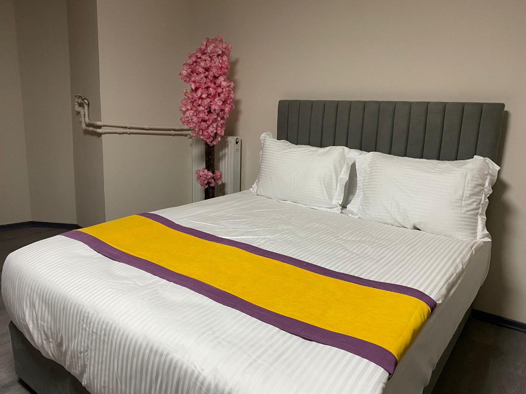 Large Double Room - Photo 8