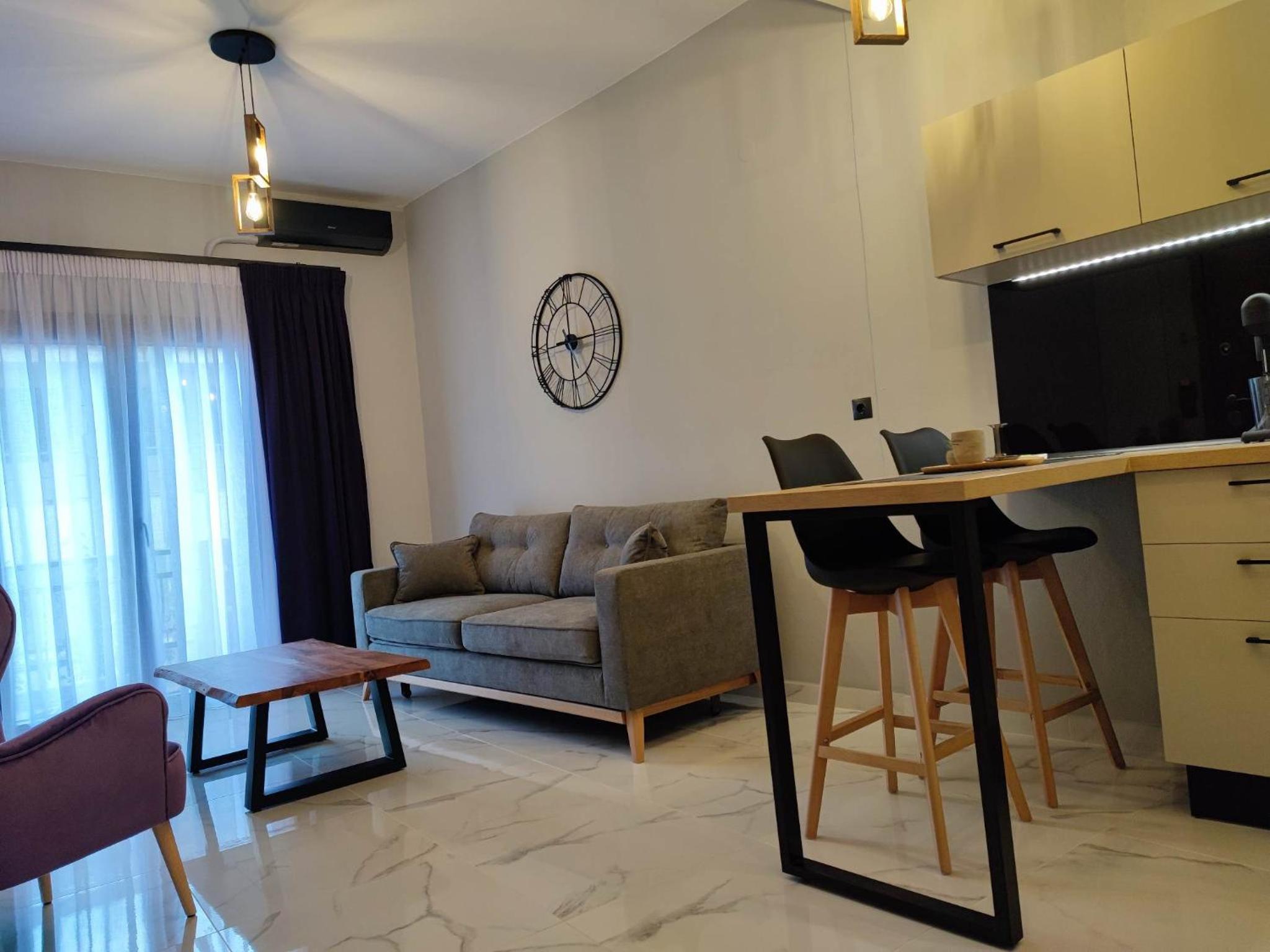 One-Bedroom Apartment photo 2