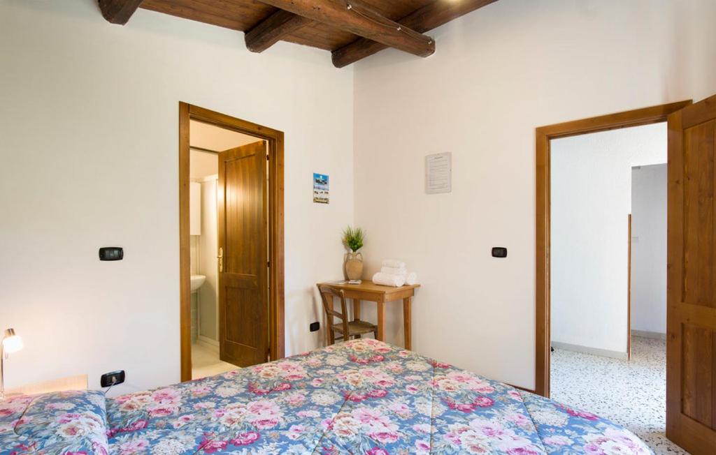 Double or Twin Room photo 3