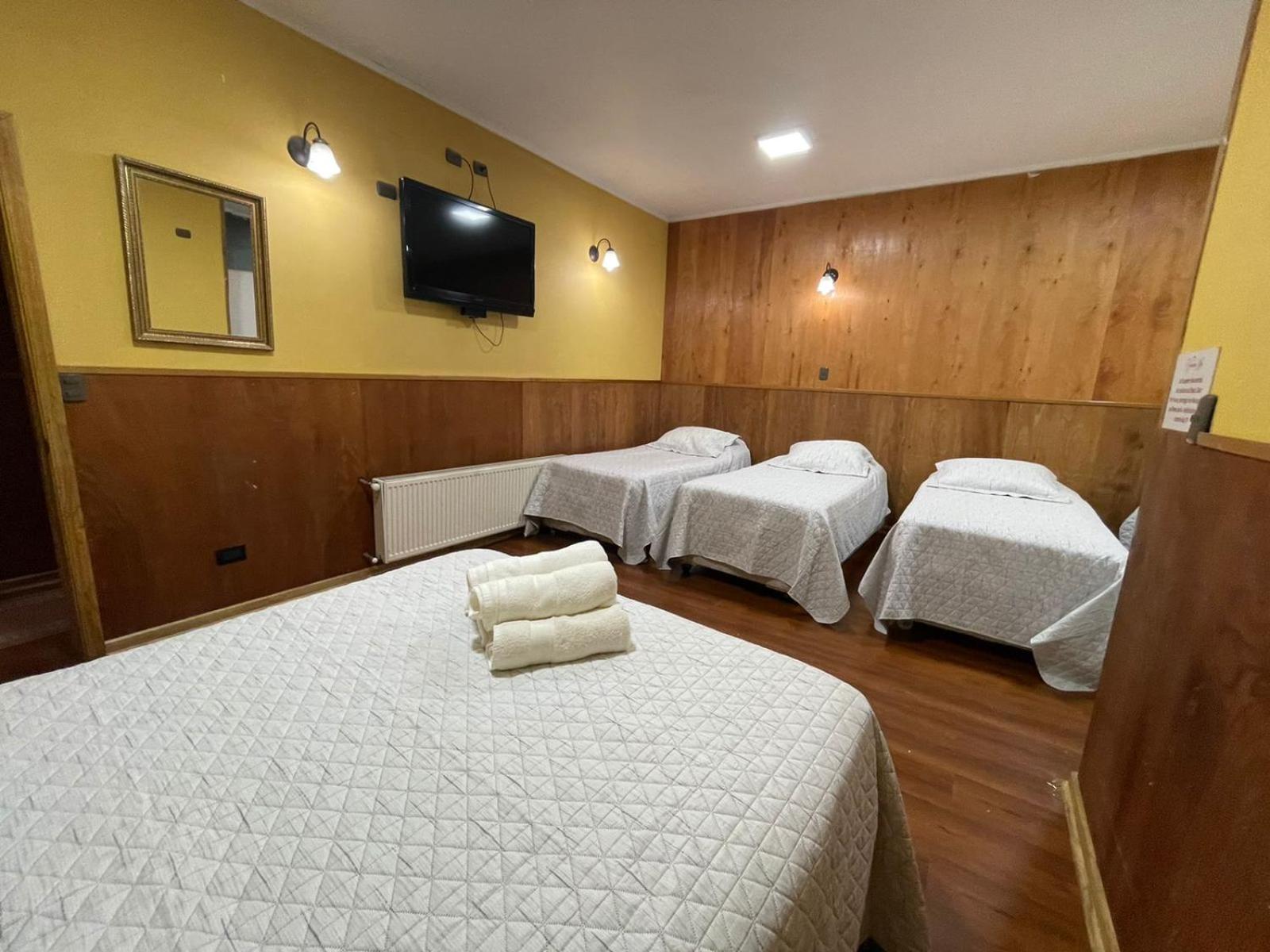 Quadruple Room with Bathroom photo 2