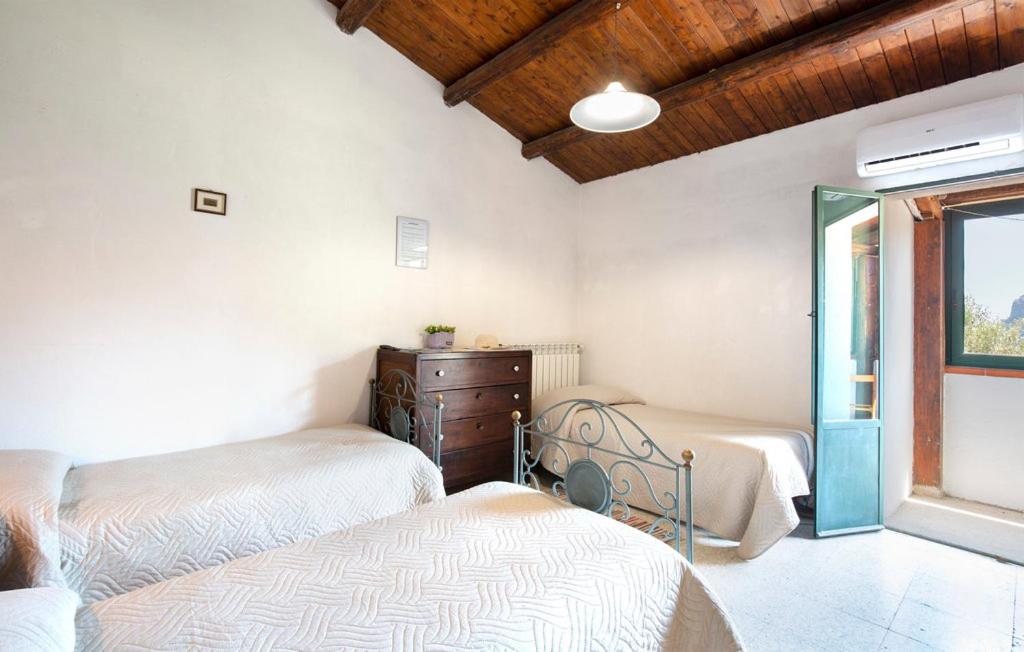 Double or Twin Room with Sea View