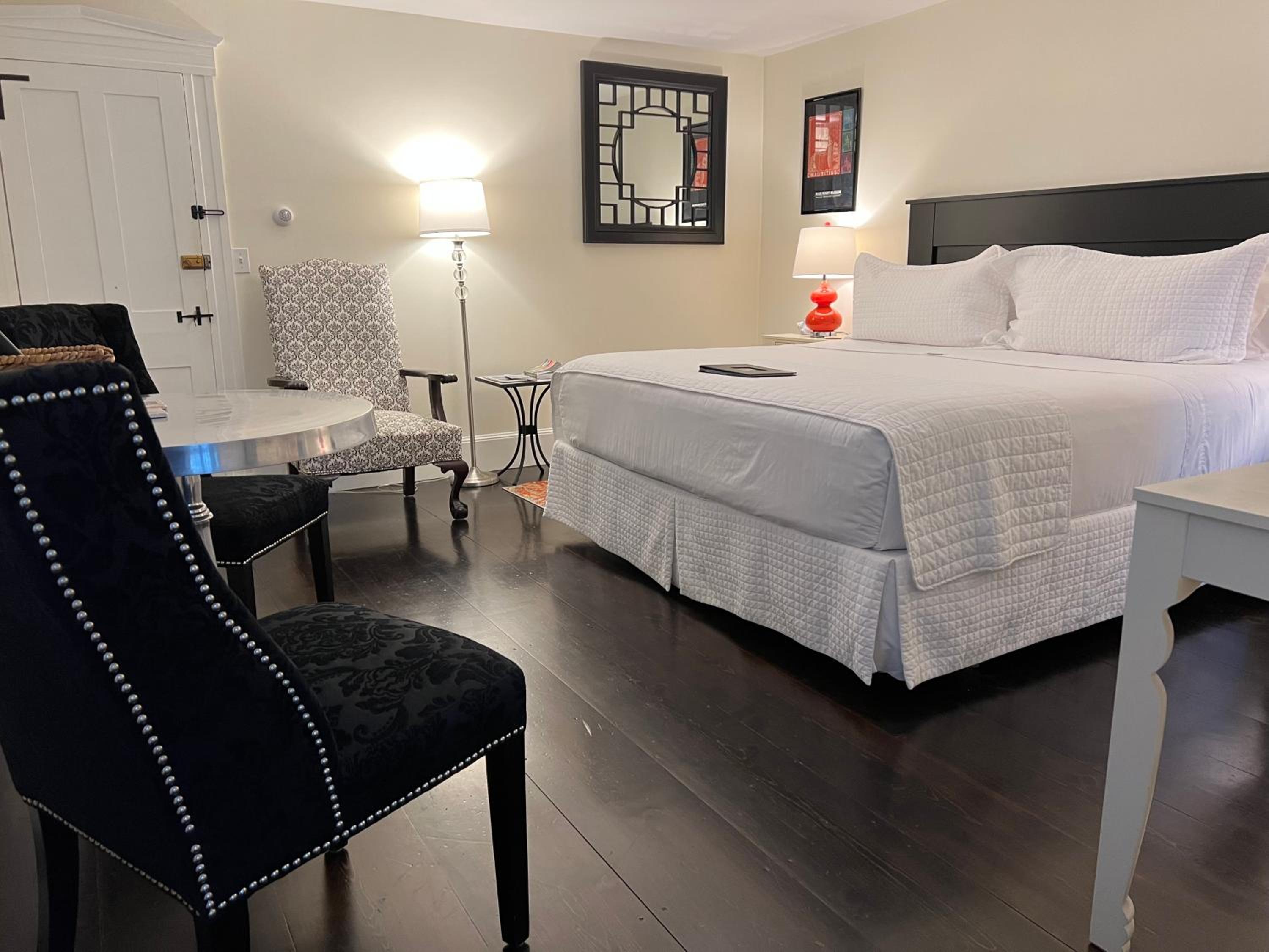 Deluxe King Room photo 3