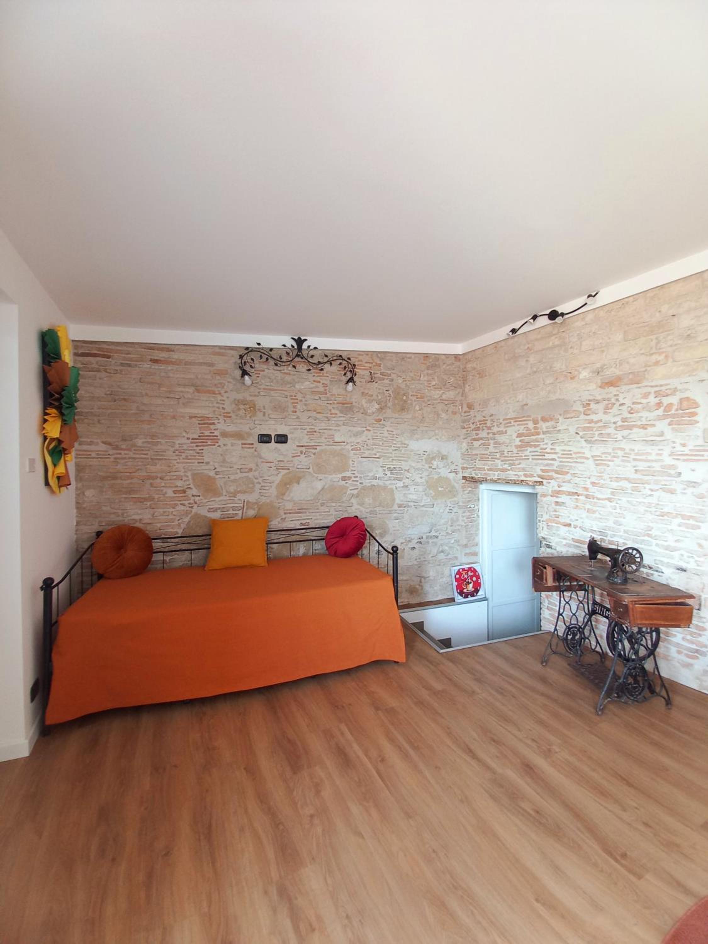 One-Bedroom House photo 1