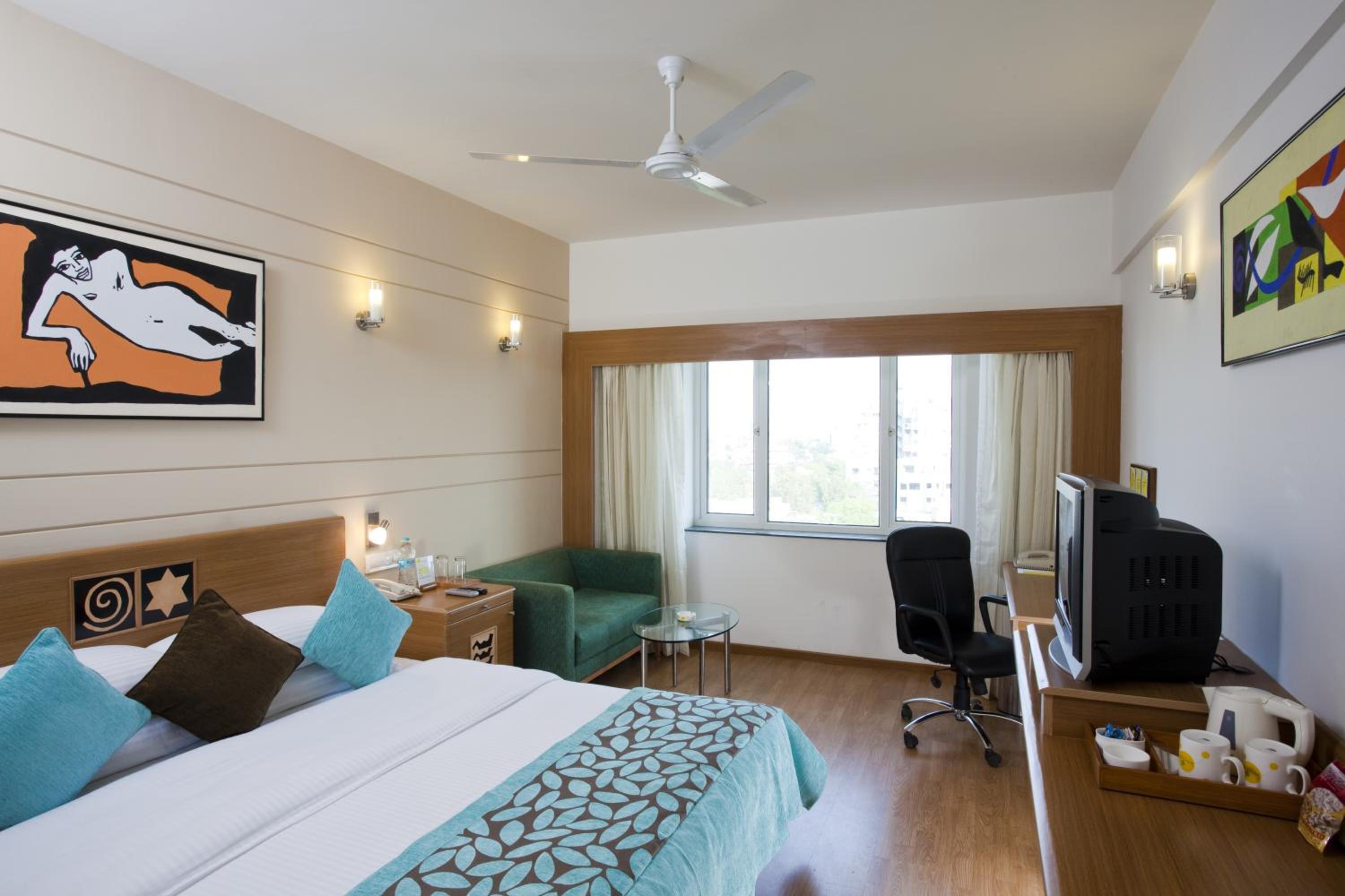 Business Room photo 1