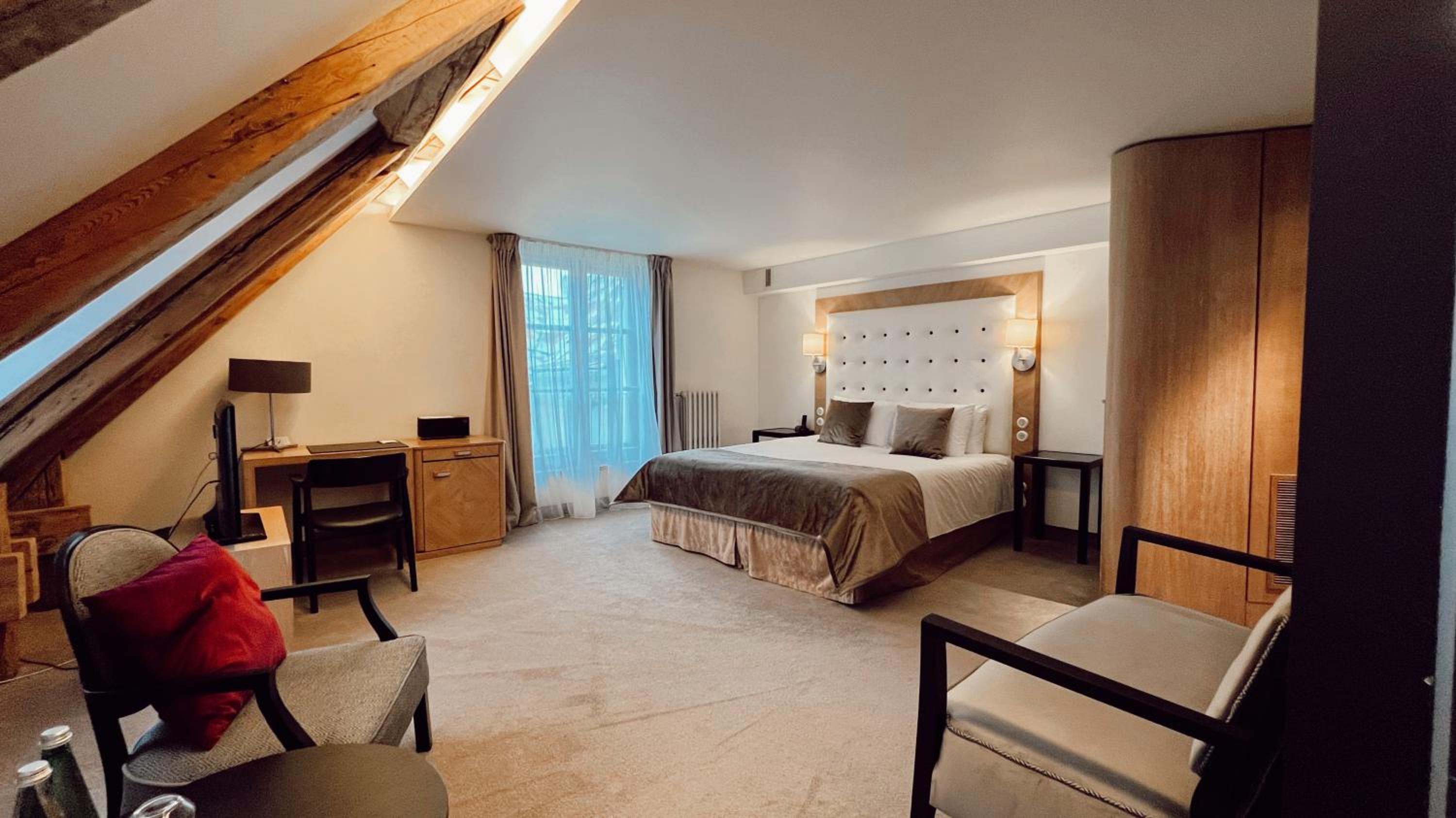 Suite - Photo 3