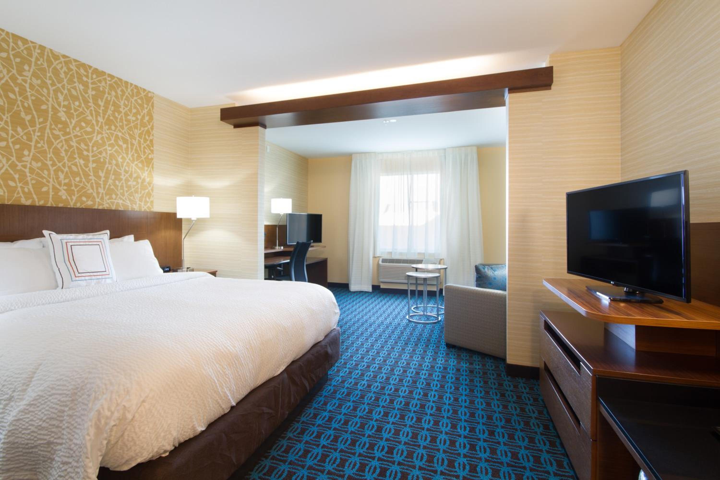 King Suite with Sofa Bed - Photo 4