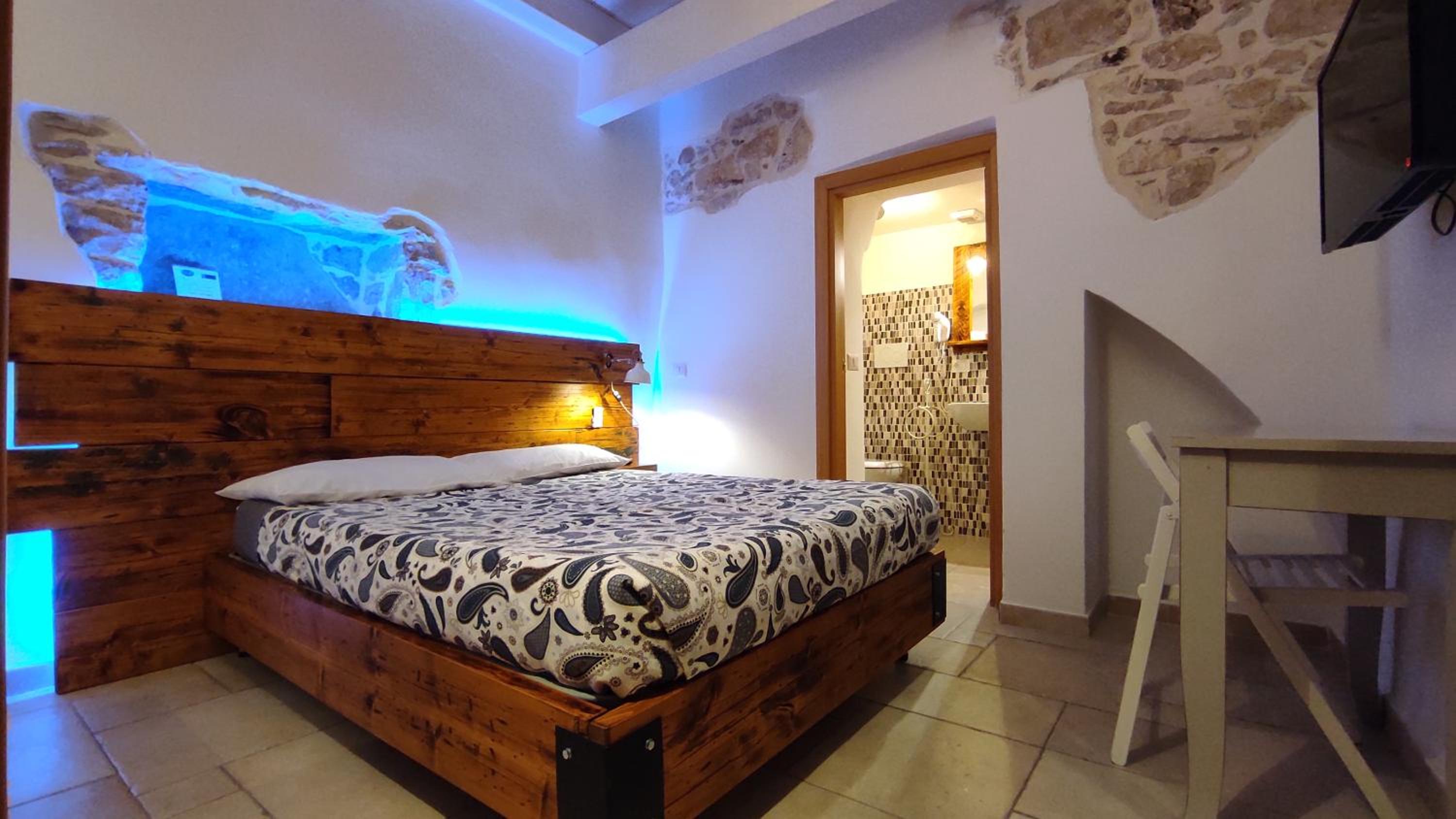 Small Double Room photo 1