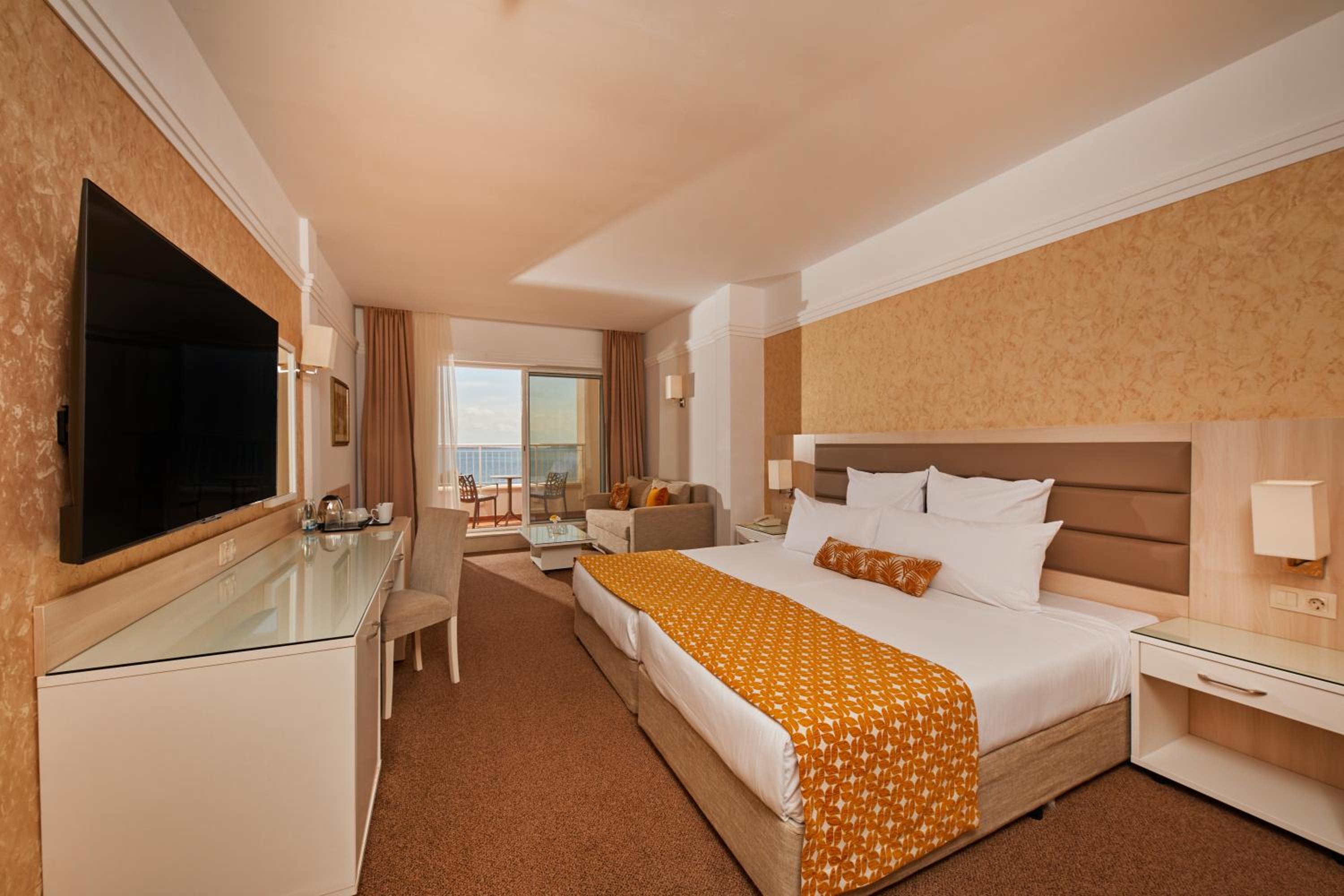 Double Deluxe Room Frontal Sea View