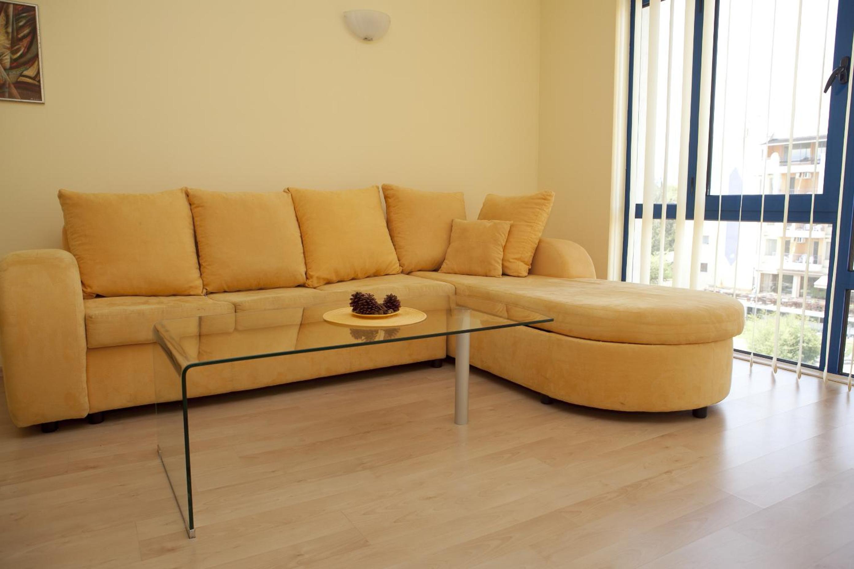 One-Bedroom Apartment photo 1