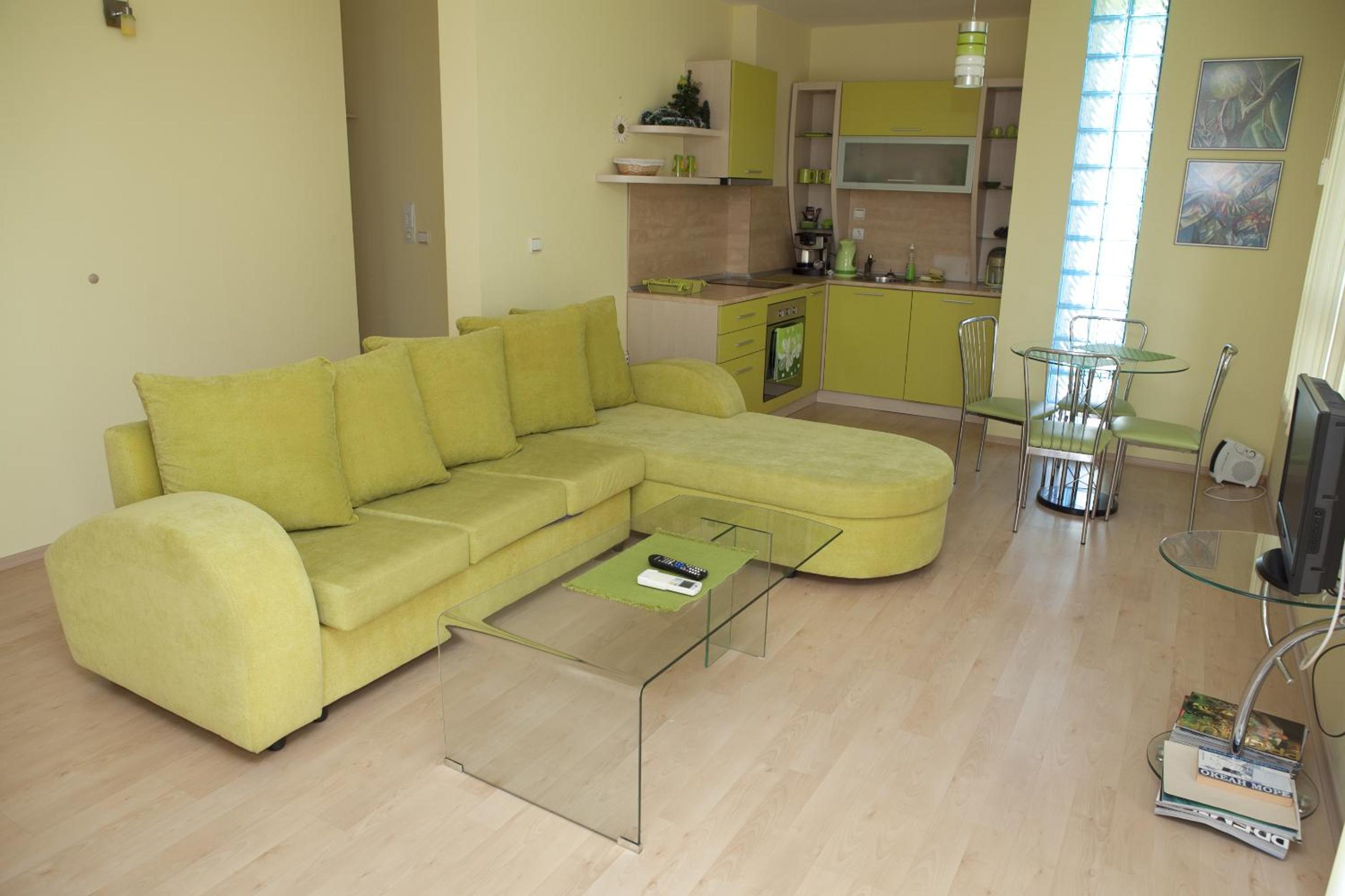 Studio Apartment photo 1
