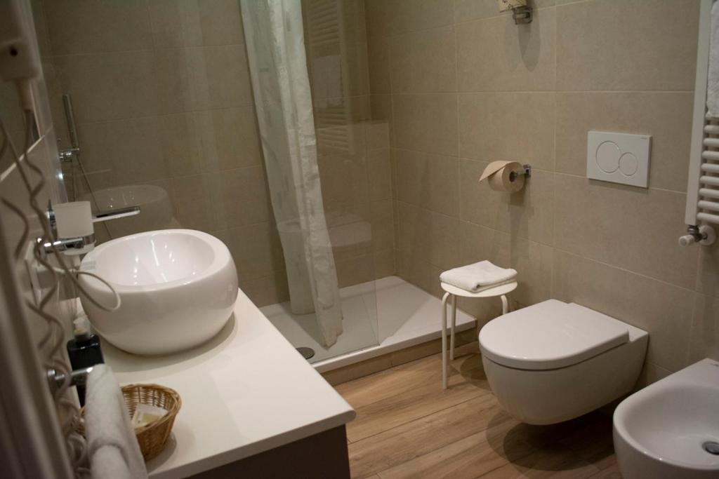 Double Room - (Annex no elevator) thumbnail 6