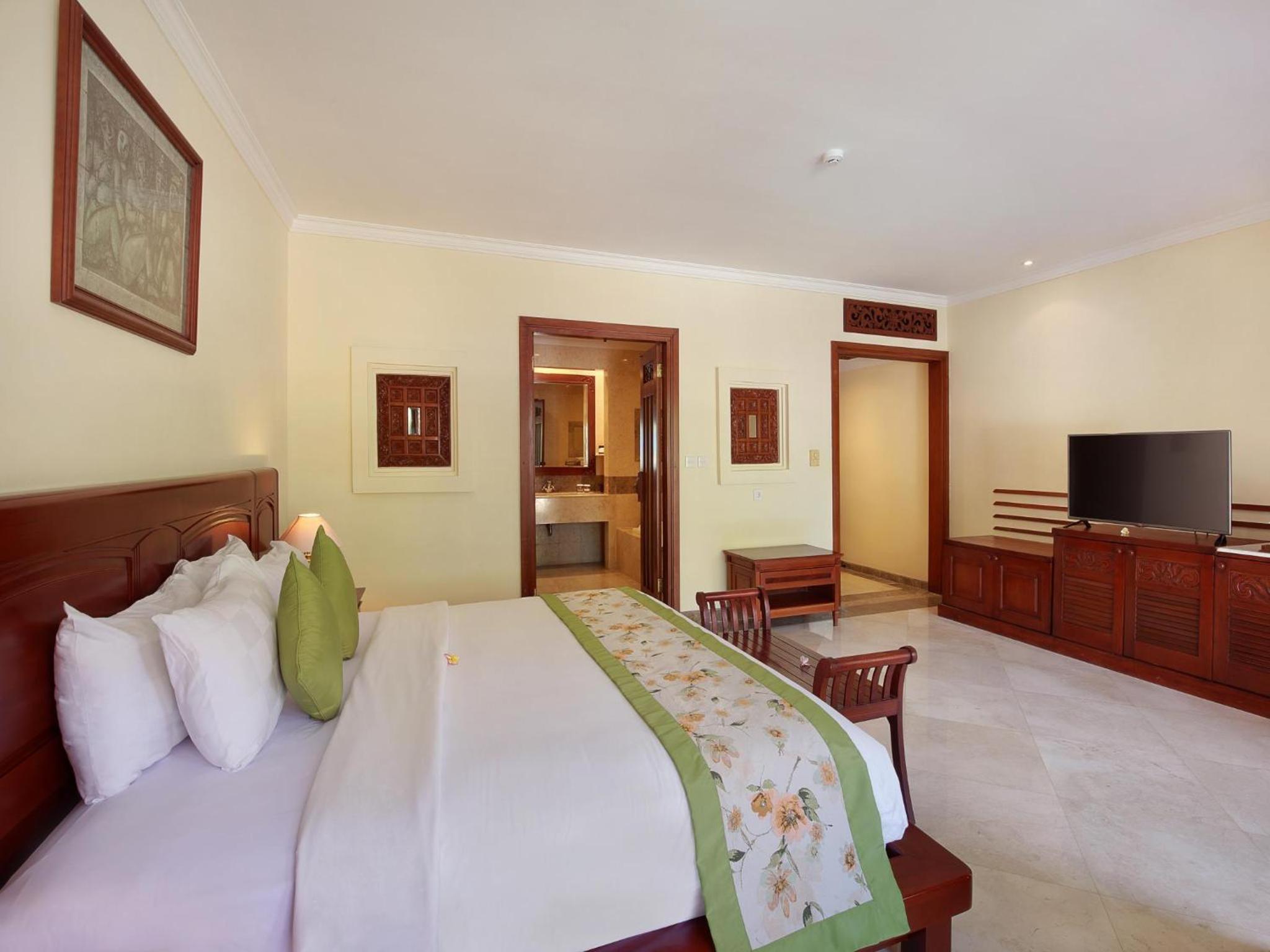 Deluxe Double Room with Pool Access - Photo 1