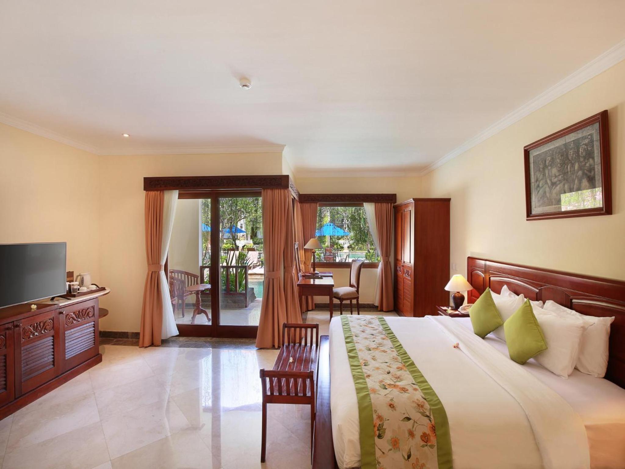 Deluxe Double Room with Pool Access - Photo 5