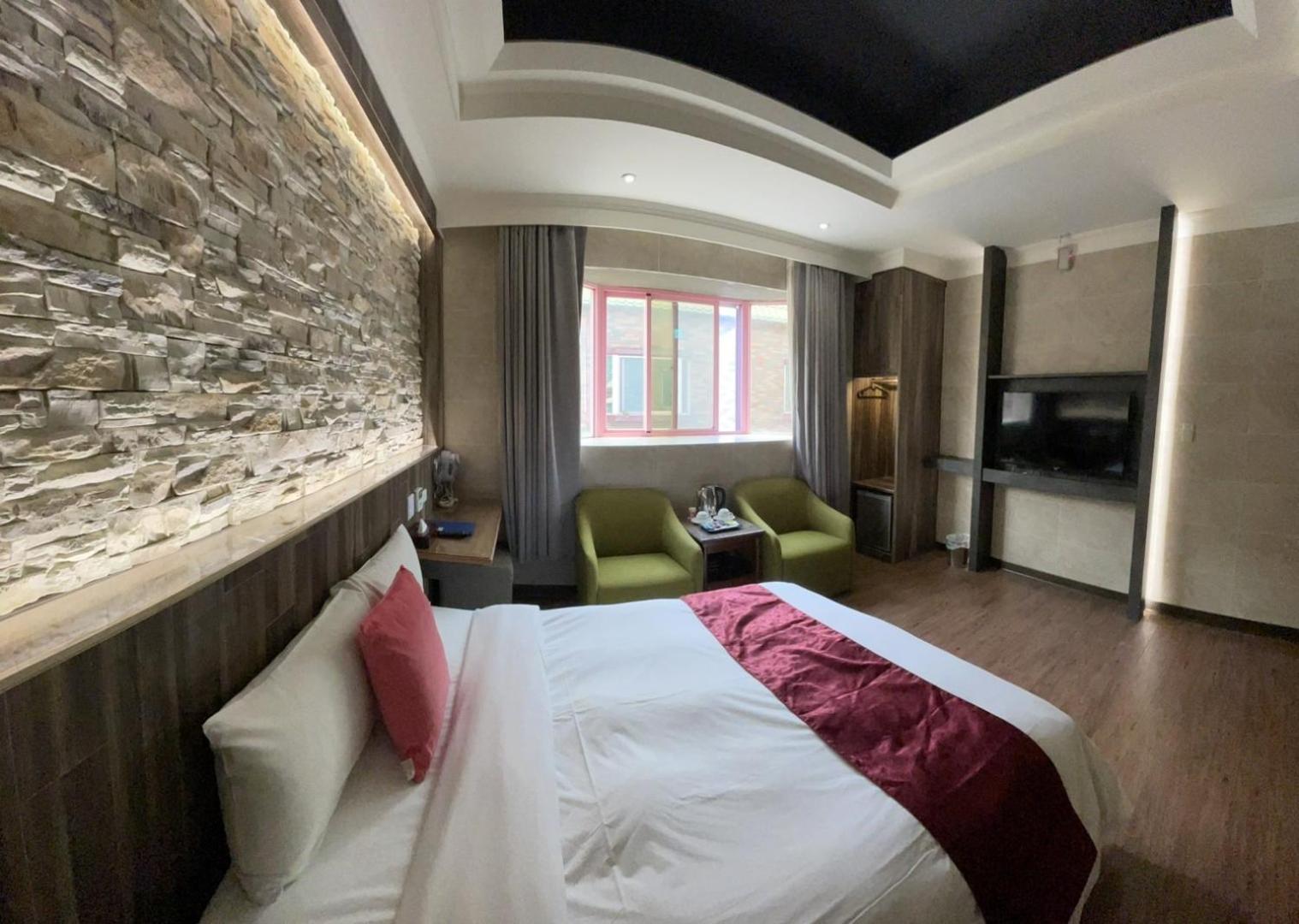 Standard Queen Room photo 3